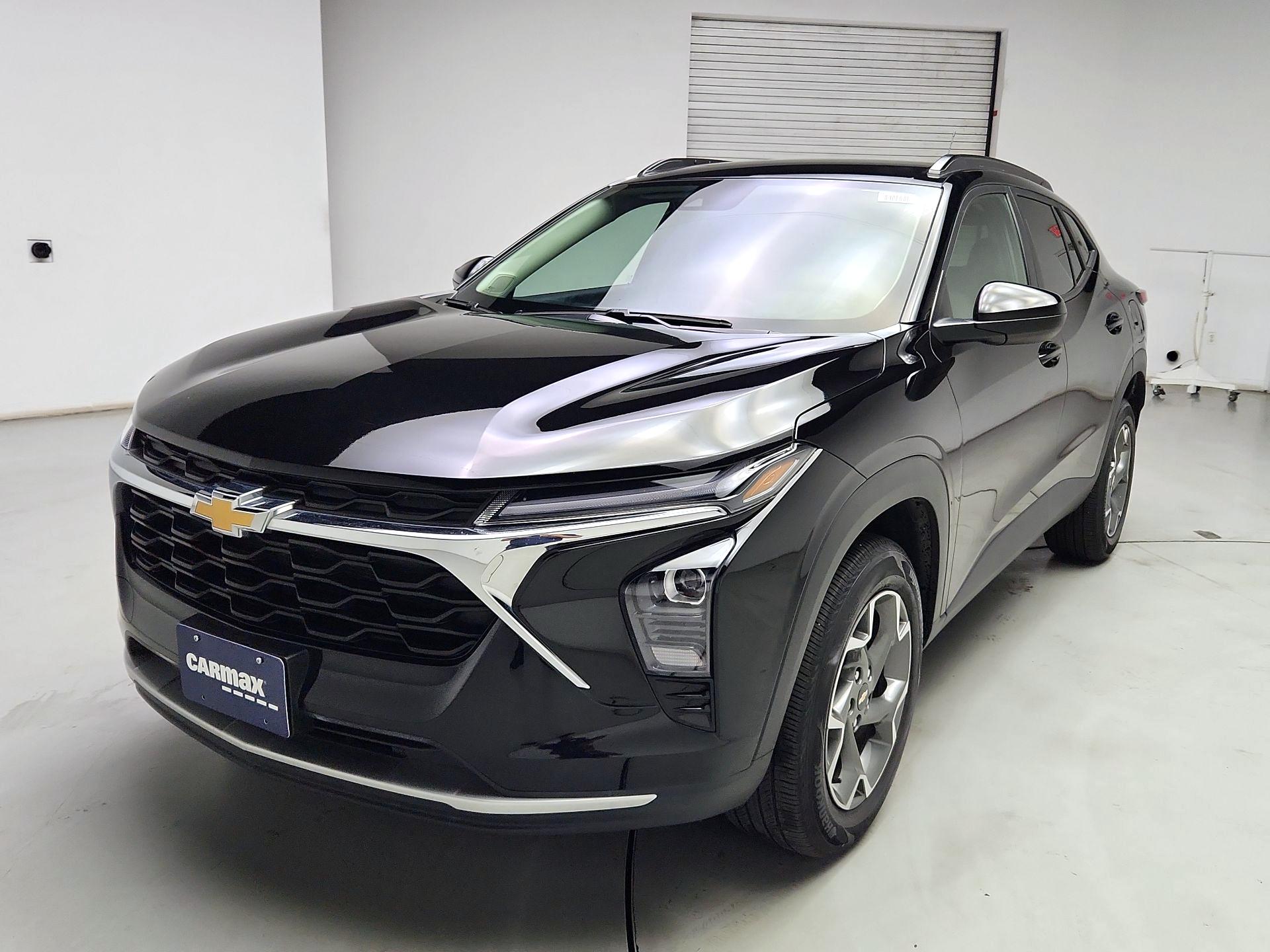 Thumbnail: 2025 Chevrolet Trax - 3