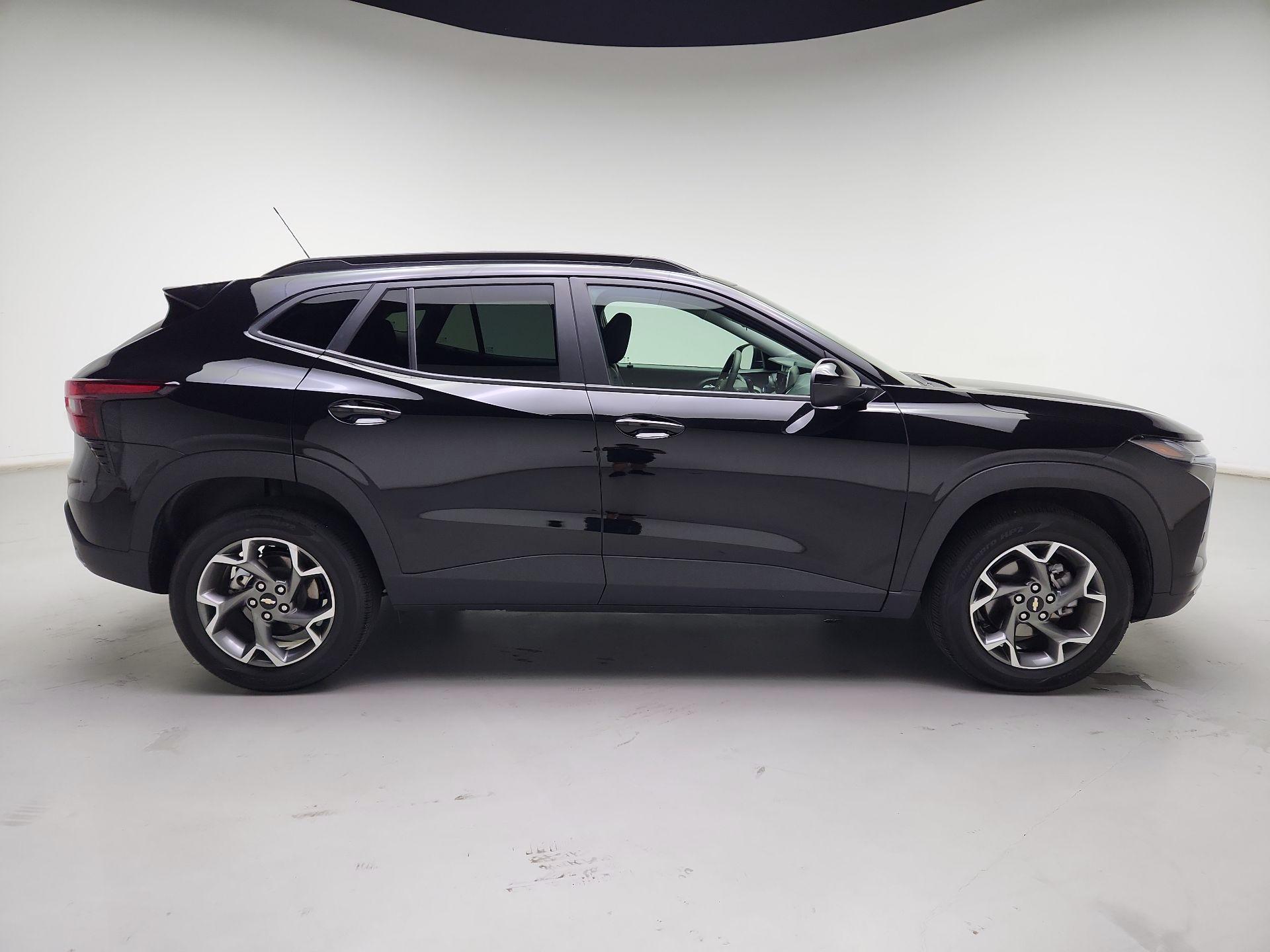Thumbnail: 2025 Chevrolet Trax - 4