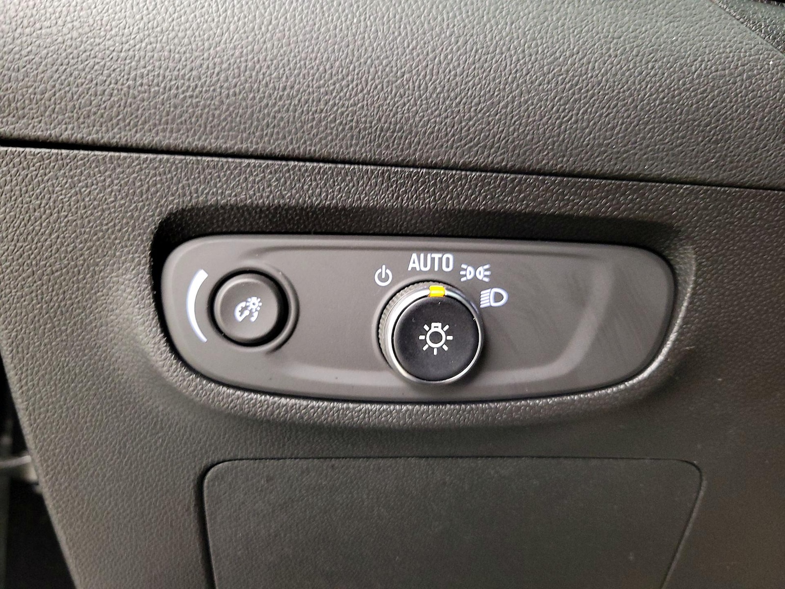 2025 Buick Encore GX Preferred - Photo 14