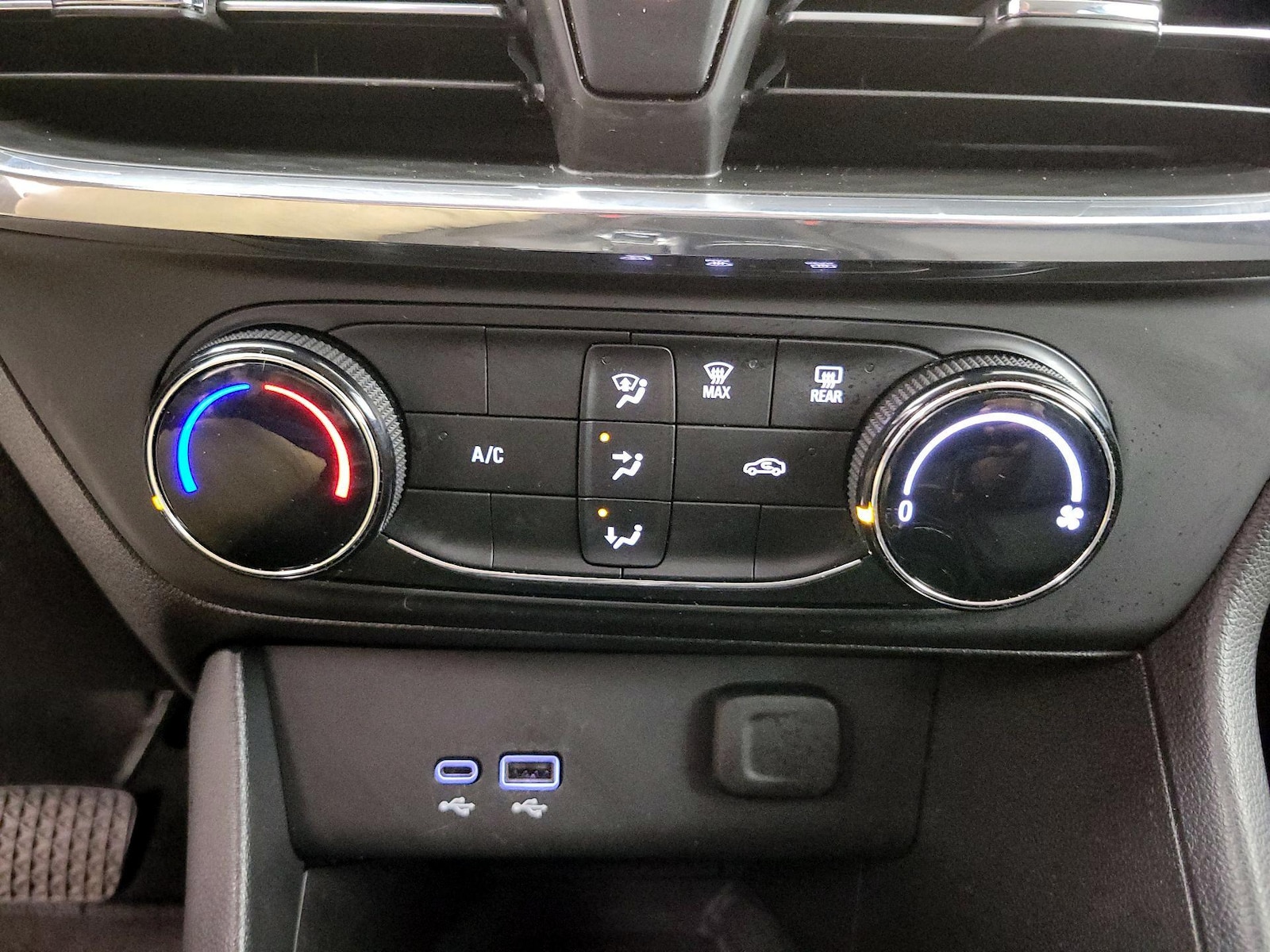 2025 Buick Encore GX Preferred - Photo 17
