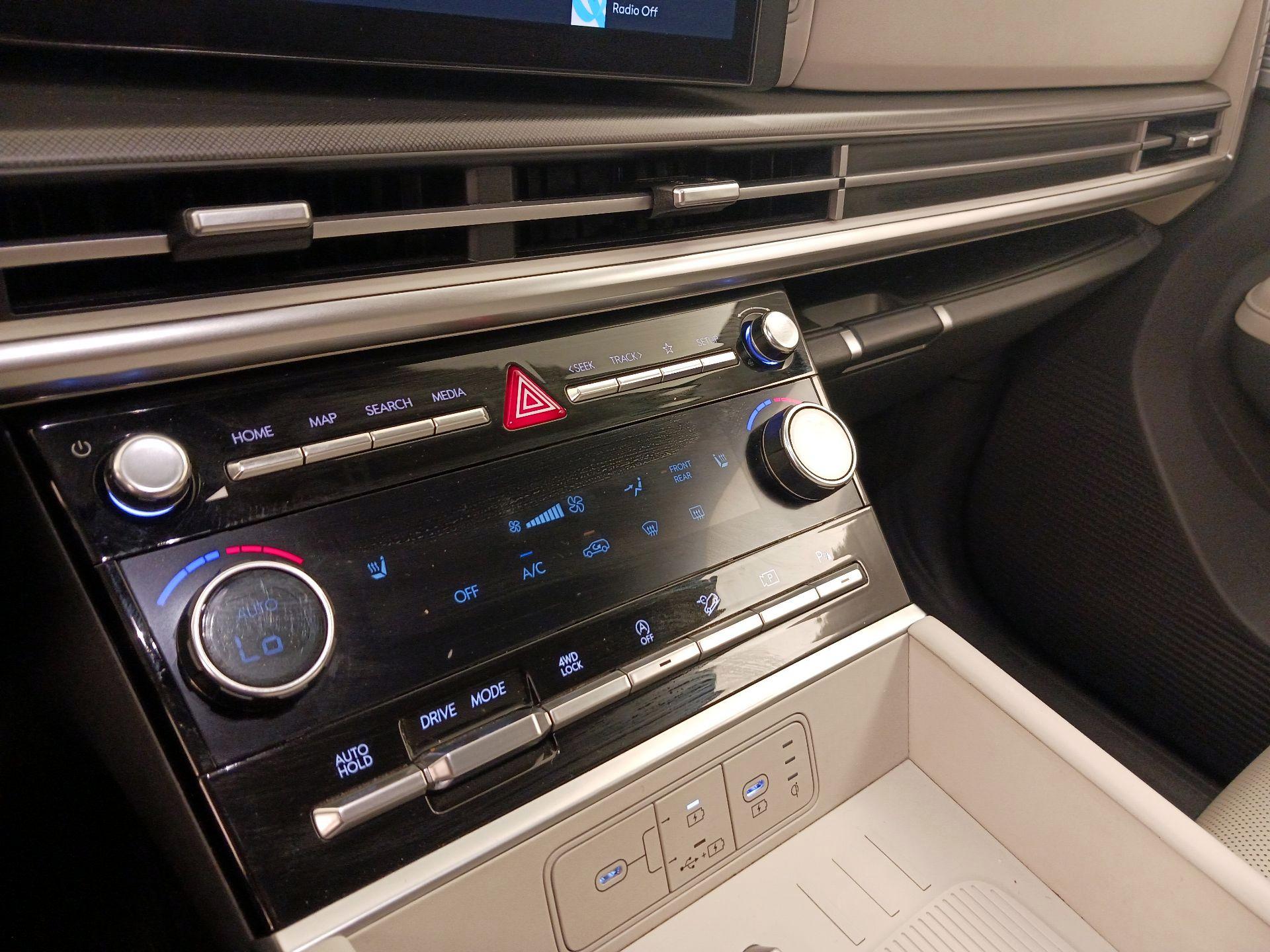 Thumbnail: 2025 Hyundai Santa Fe - 16