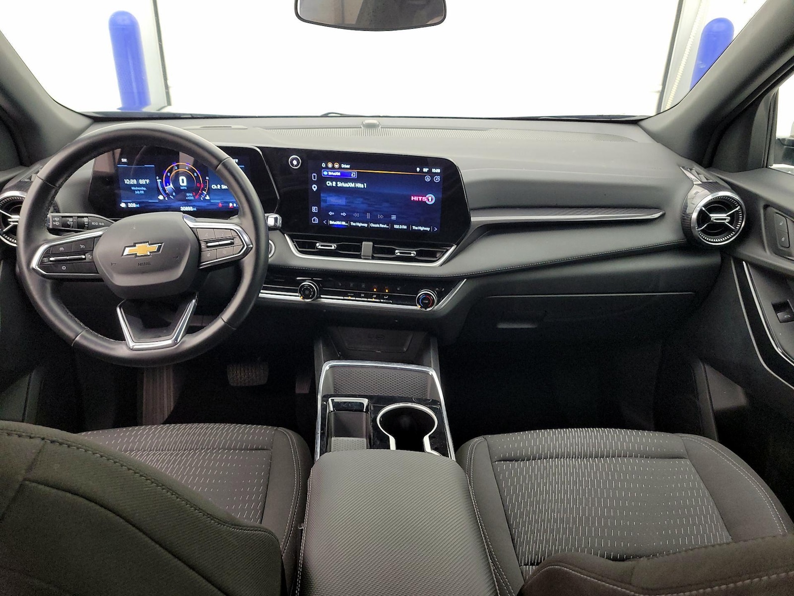 2025 Chevrolet Equinox LT - Photo 10