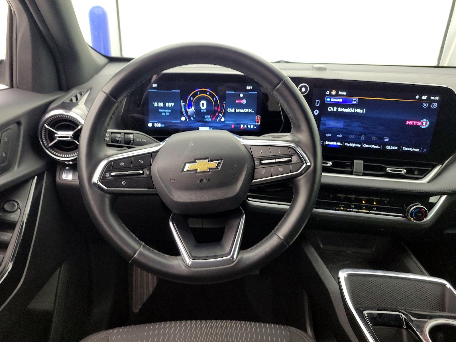 2025 Chevrolet Equinox LT - Photo 11