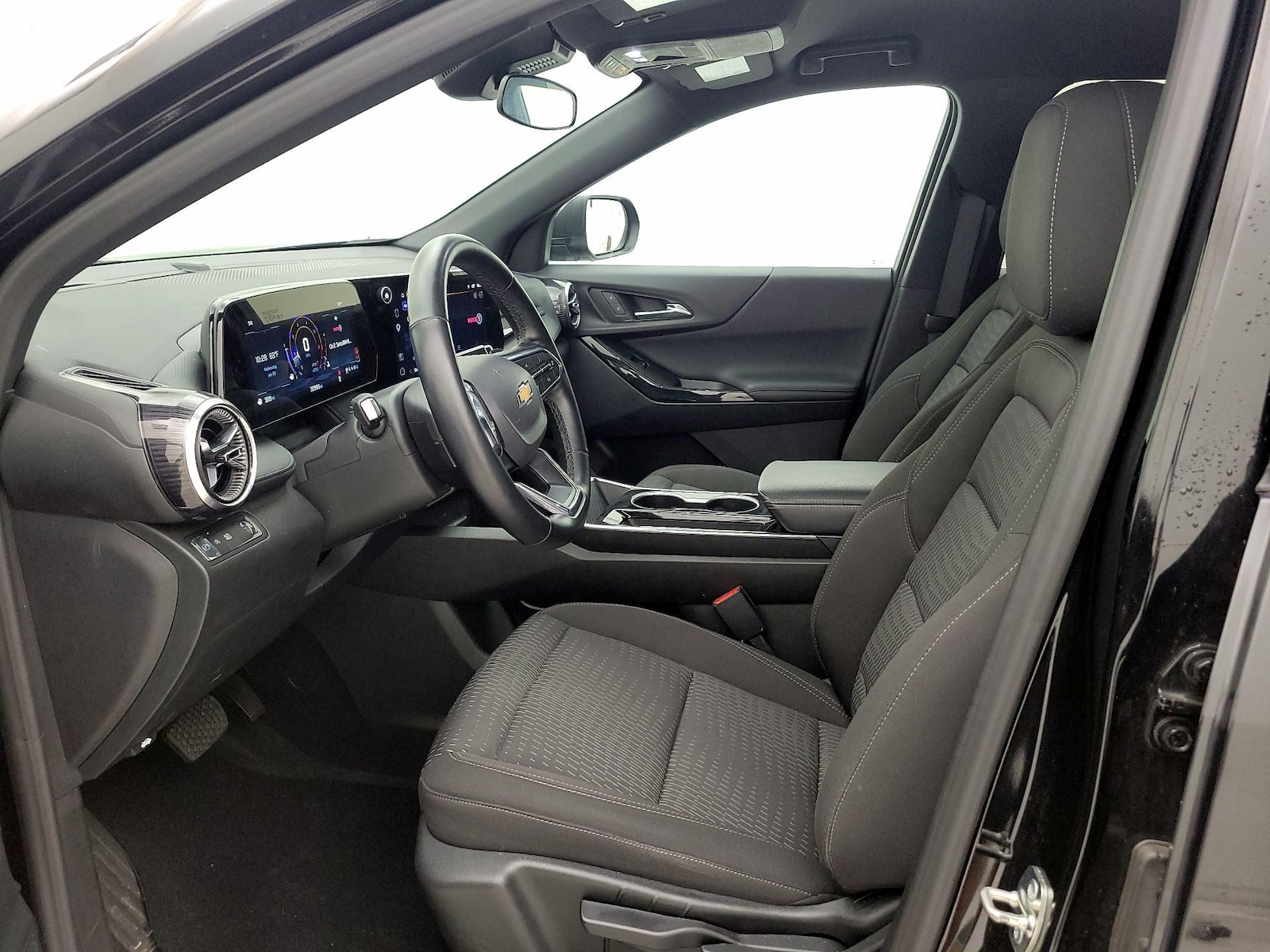2025 Chevrolet Equinox LT - Photo 12