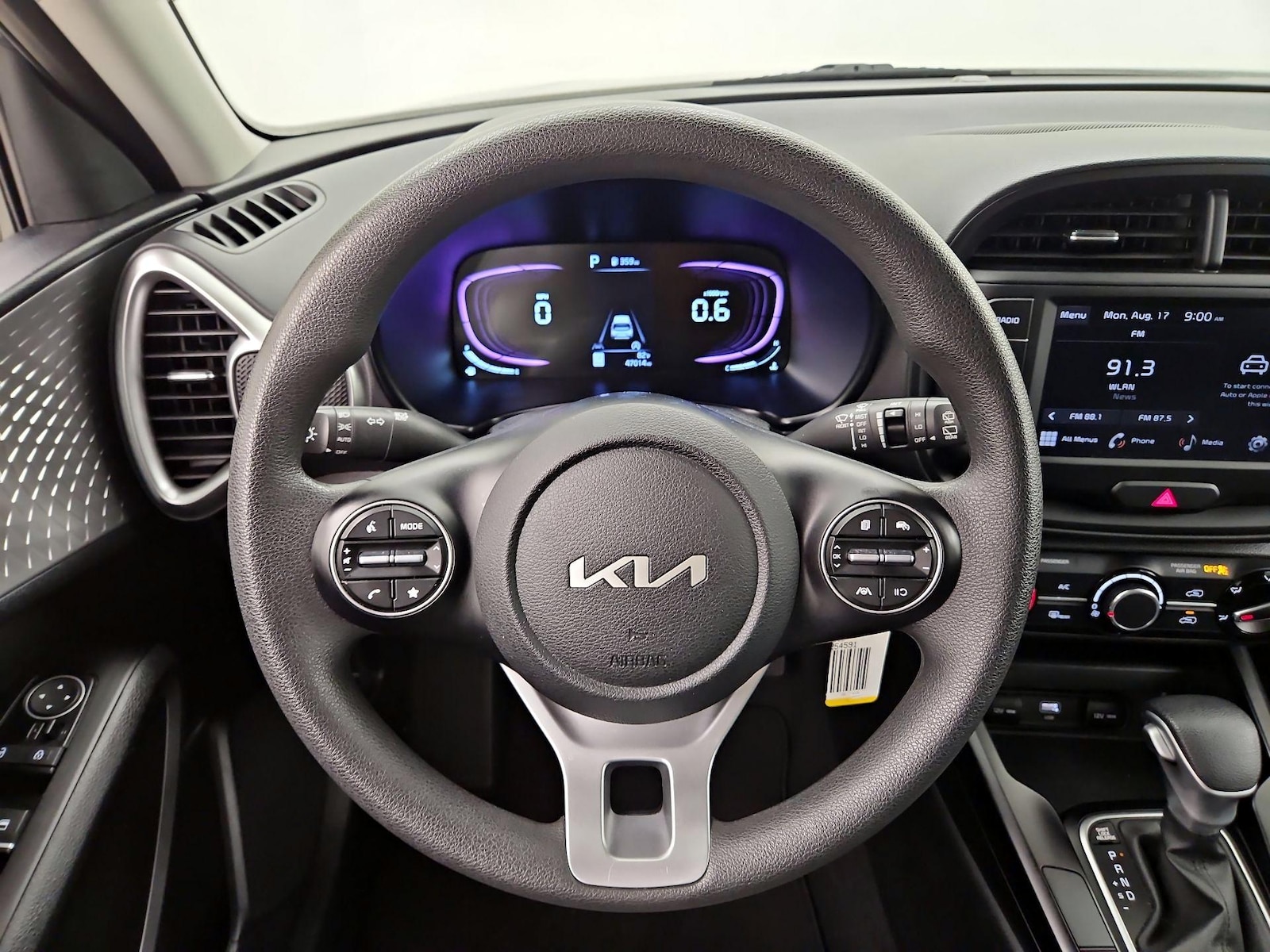 2025 Kia Soul LX - Photo 11