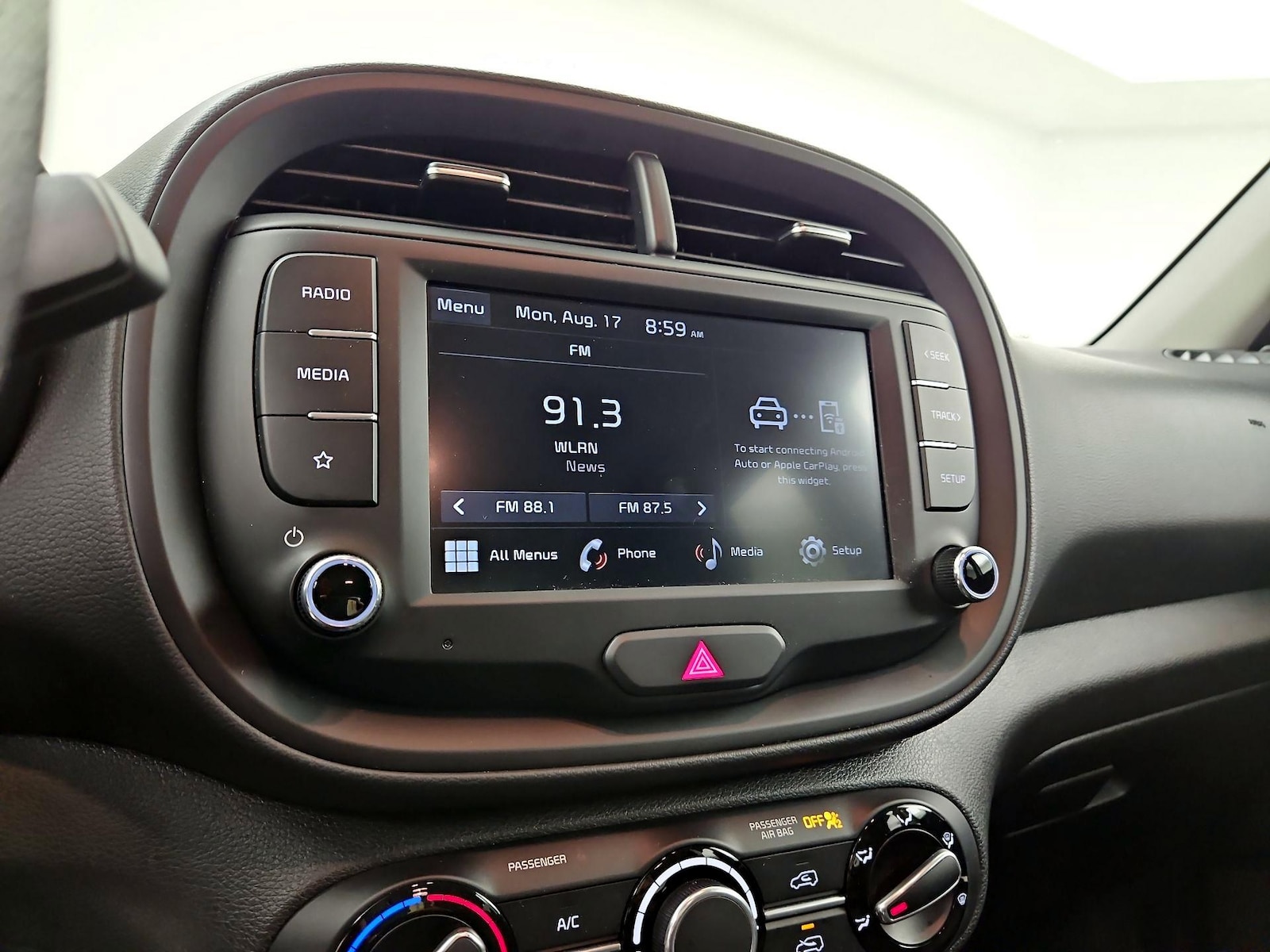 2025 Kia Soul LX - Photo 16