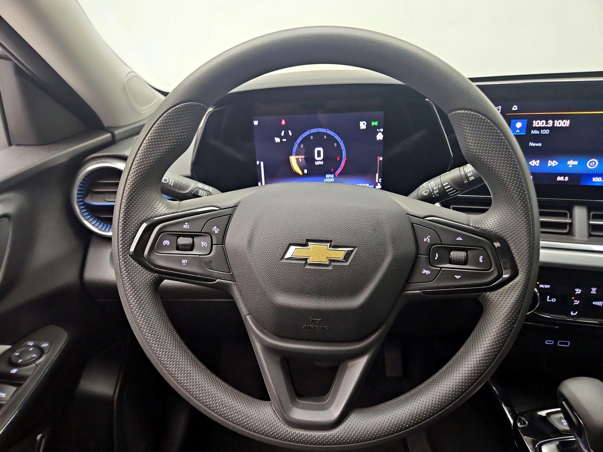 Thumbnail: 2025 Chevrolet Trax - 10