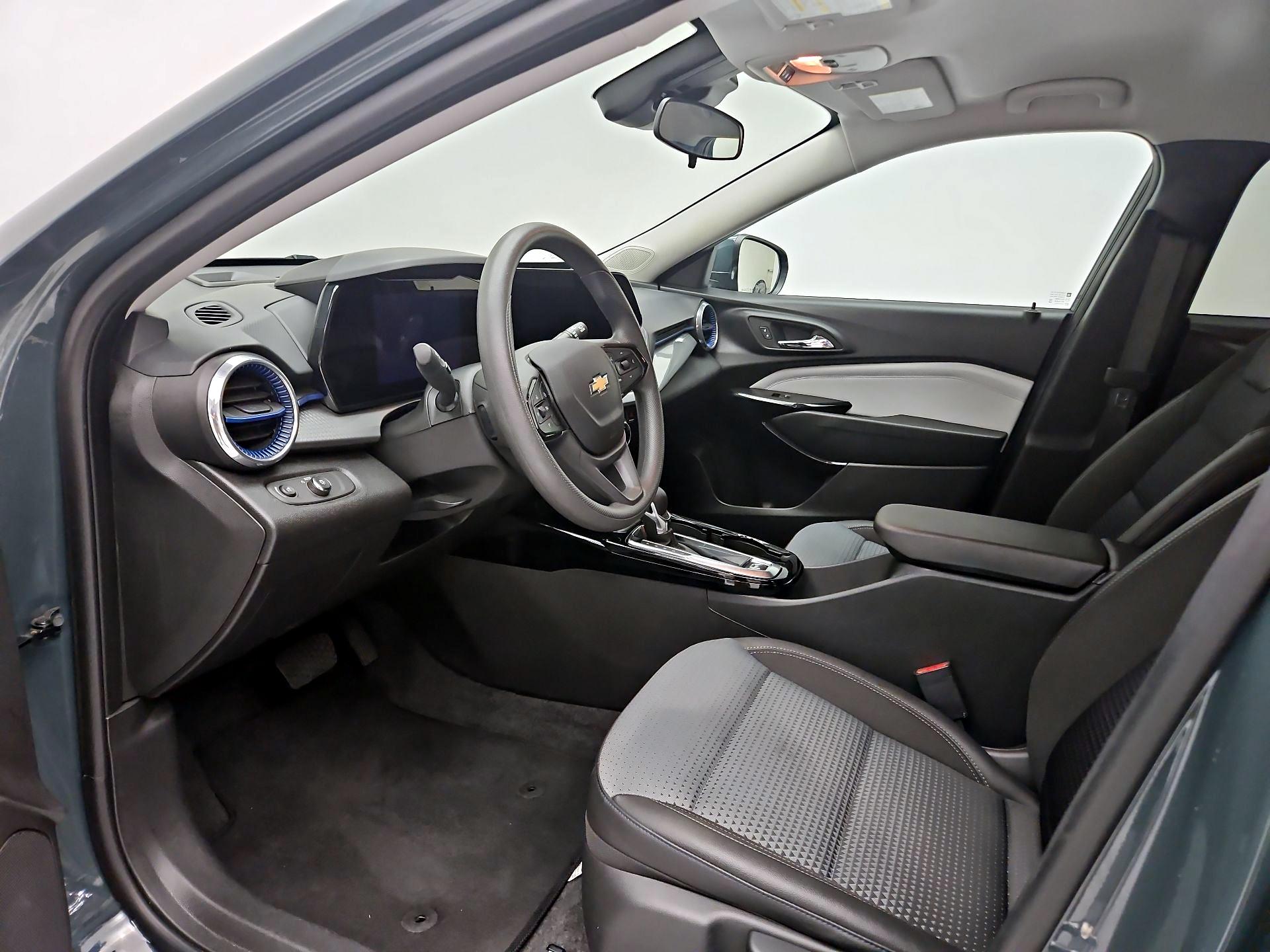 Thumbnail: 2025 Chevrolet Trax - 11