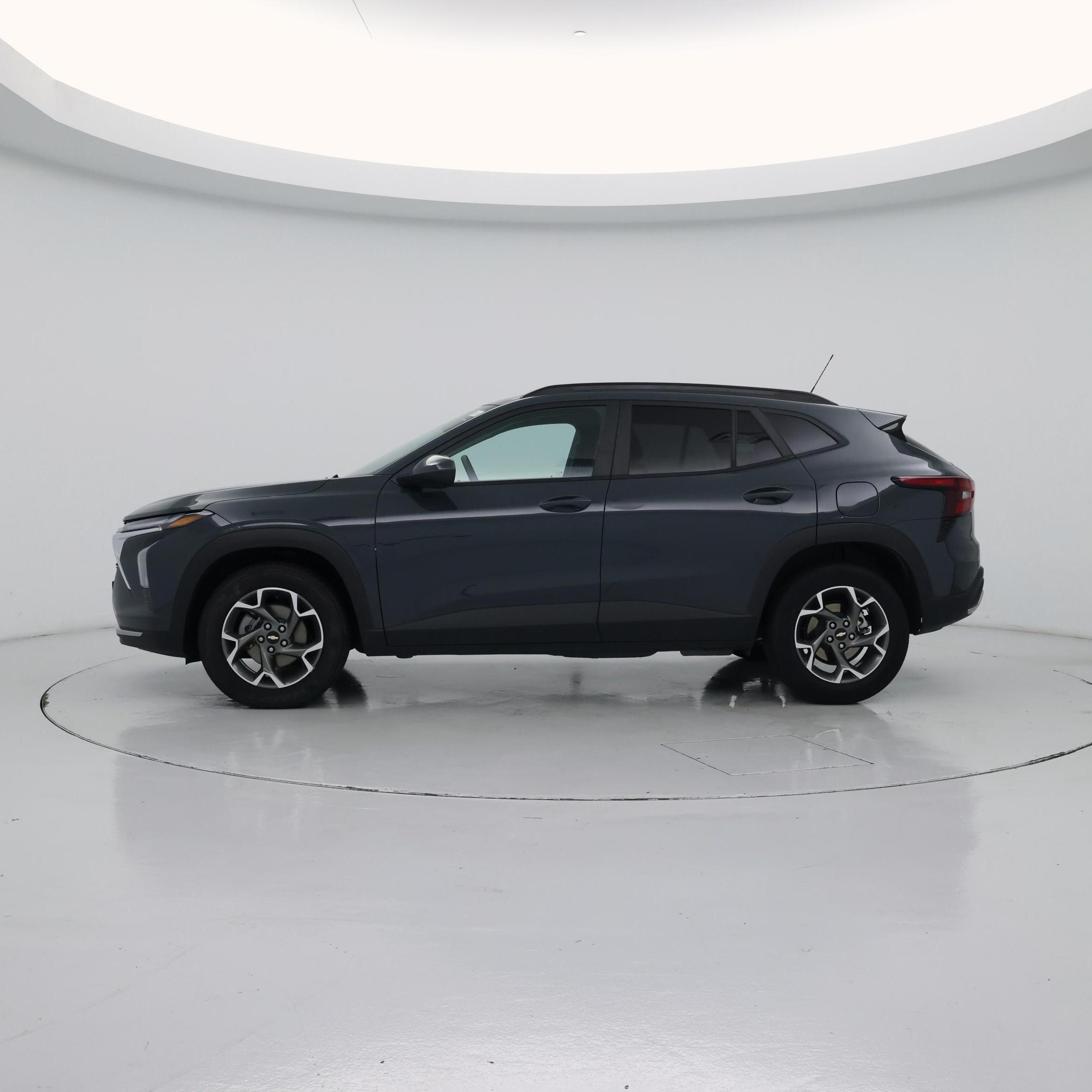 Thumbnail: 2025 Chevrolet Trax - 3