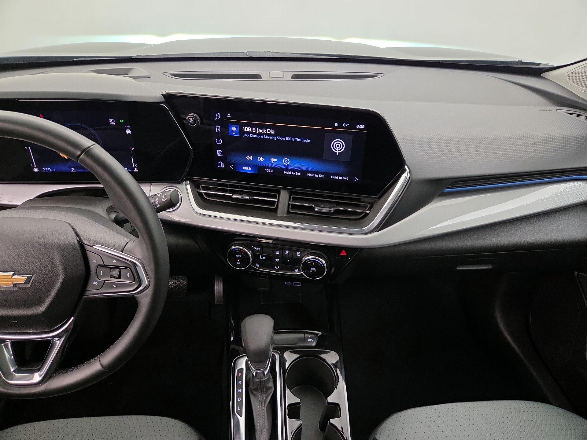 Thumbnail: 2025 Chevrolet Trax - 9