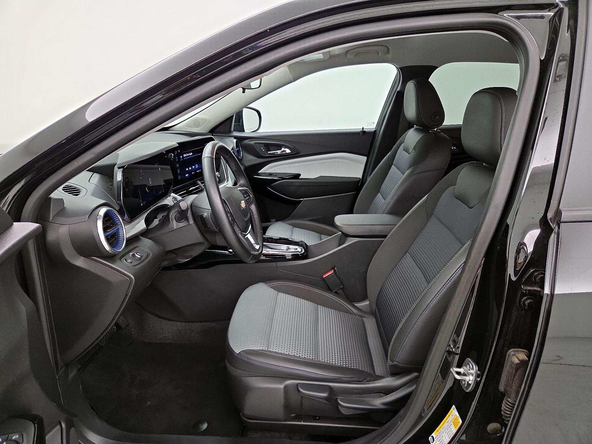 Thumbnail: 2025 Chevrolet Trax - 11