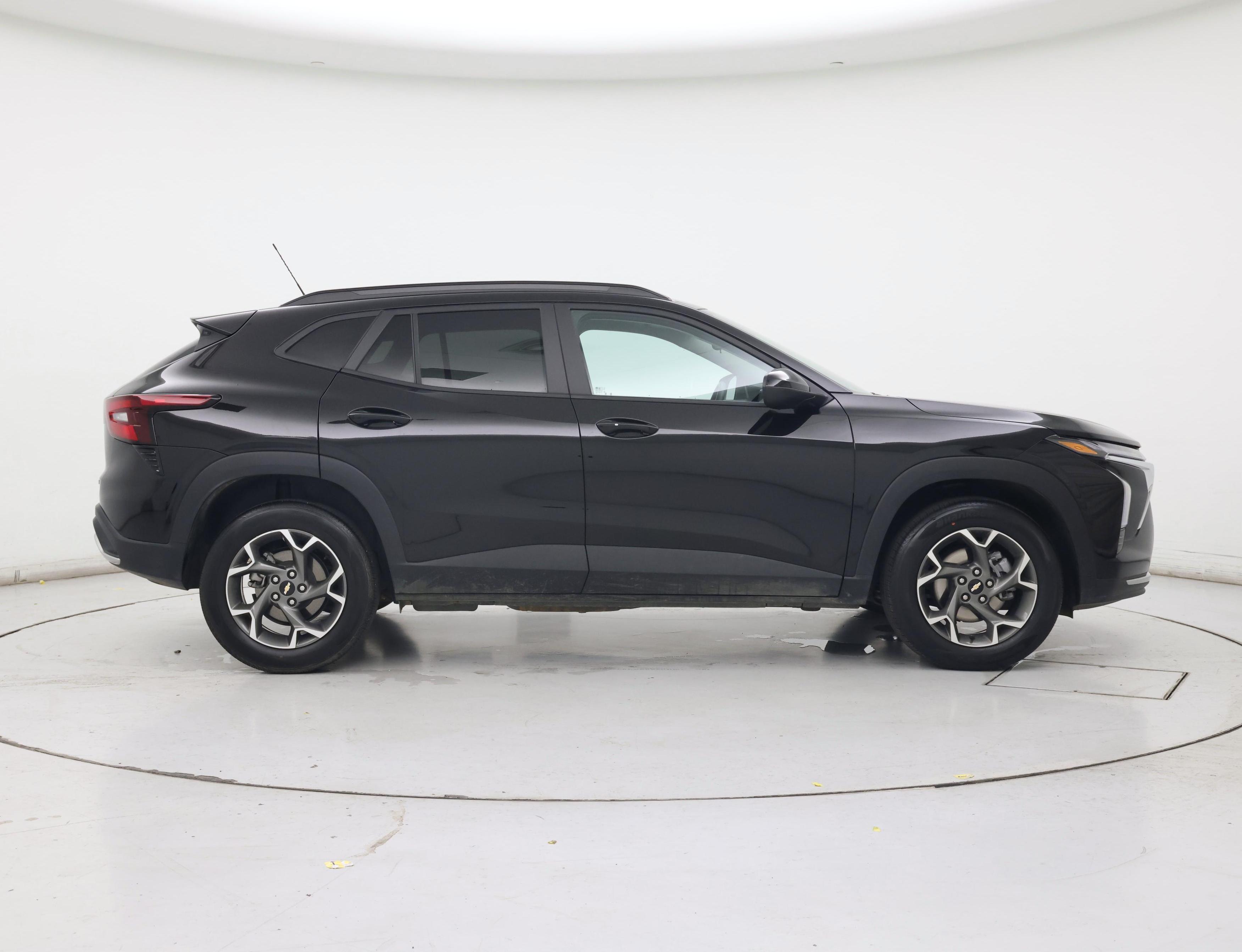 Thumbnail: 2025 Chevrolet Trax - 7