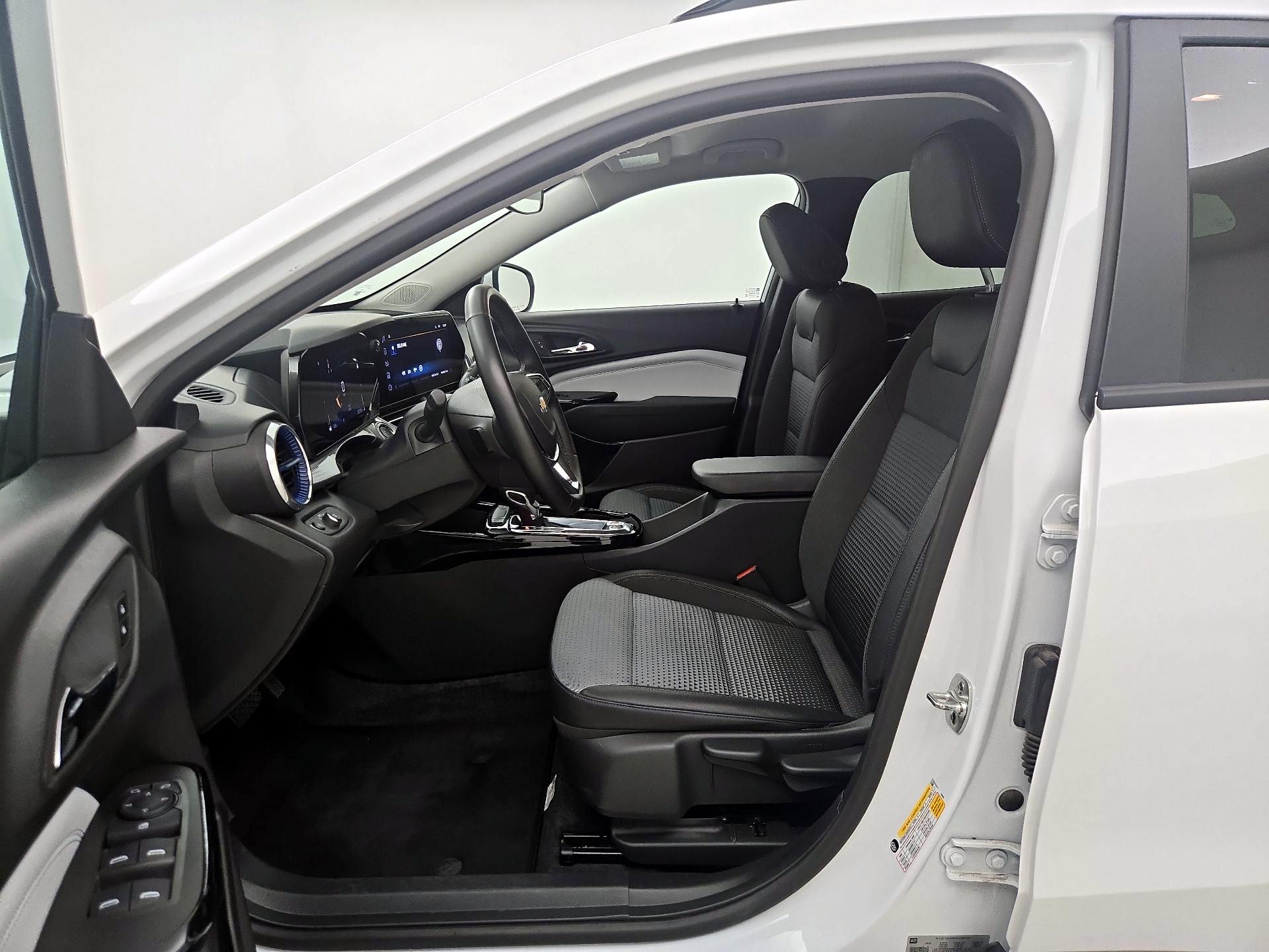 Thumbnail: 2025 Chevrolet Trax - 11