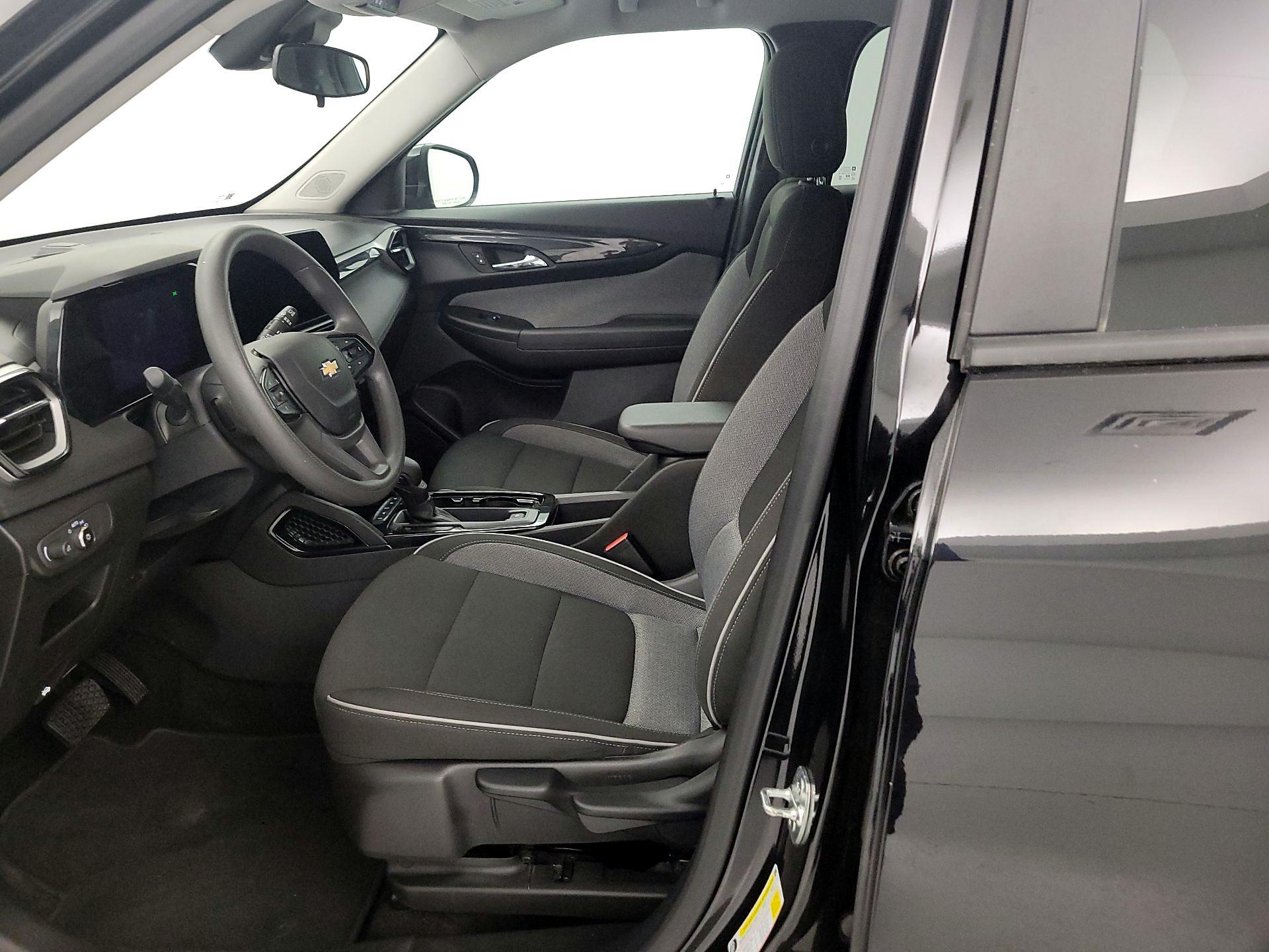 Thumbnail: 2025 Chevrolet TrailBlazer - 11