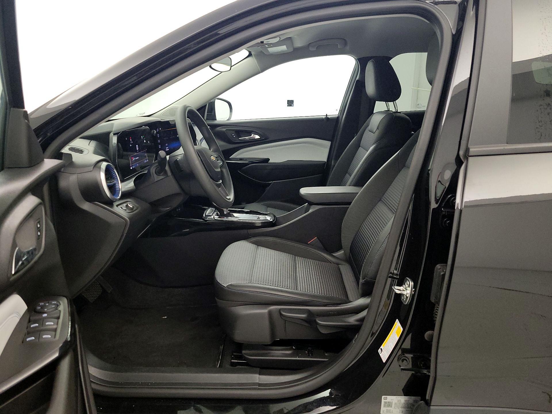 Thumbnail: 2025 Chevrolet Trax - 9