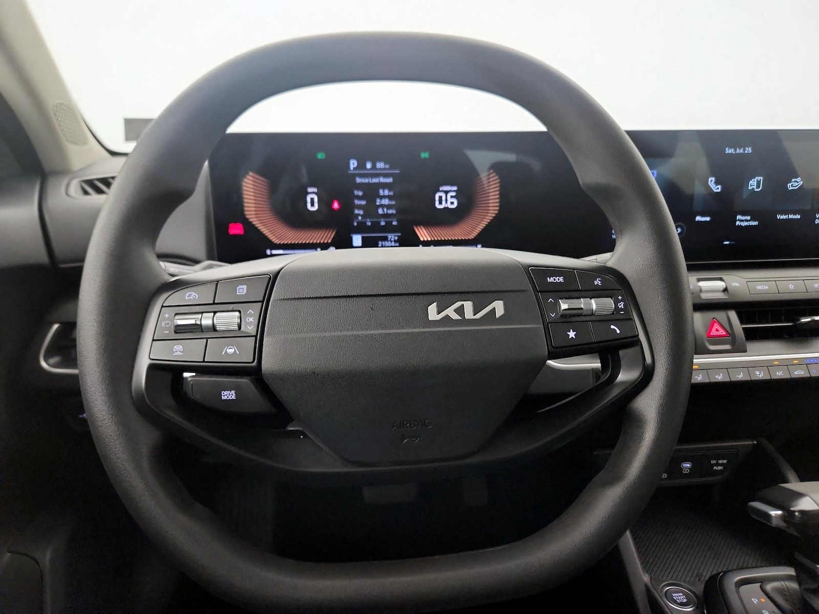 2025 Kia K4 LXS - Photo 11