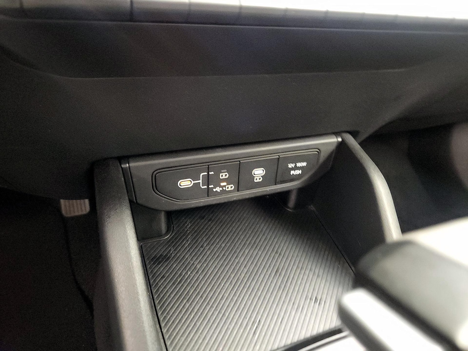 2025 Kia K4 LXS - Photo 19