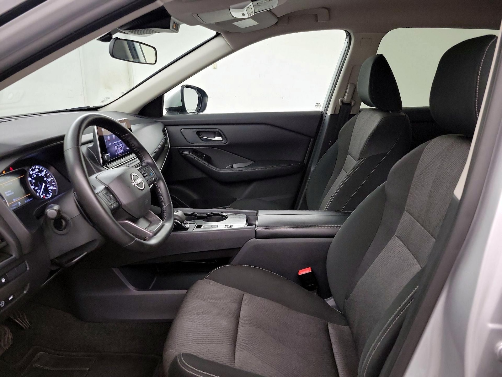 2025 Nissan Rogue SV - Photo 12