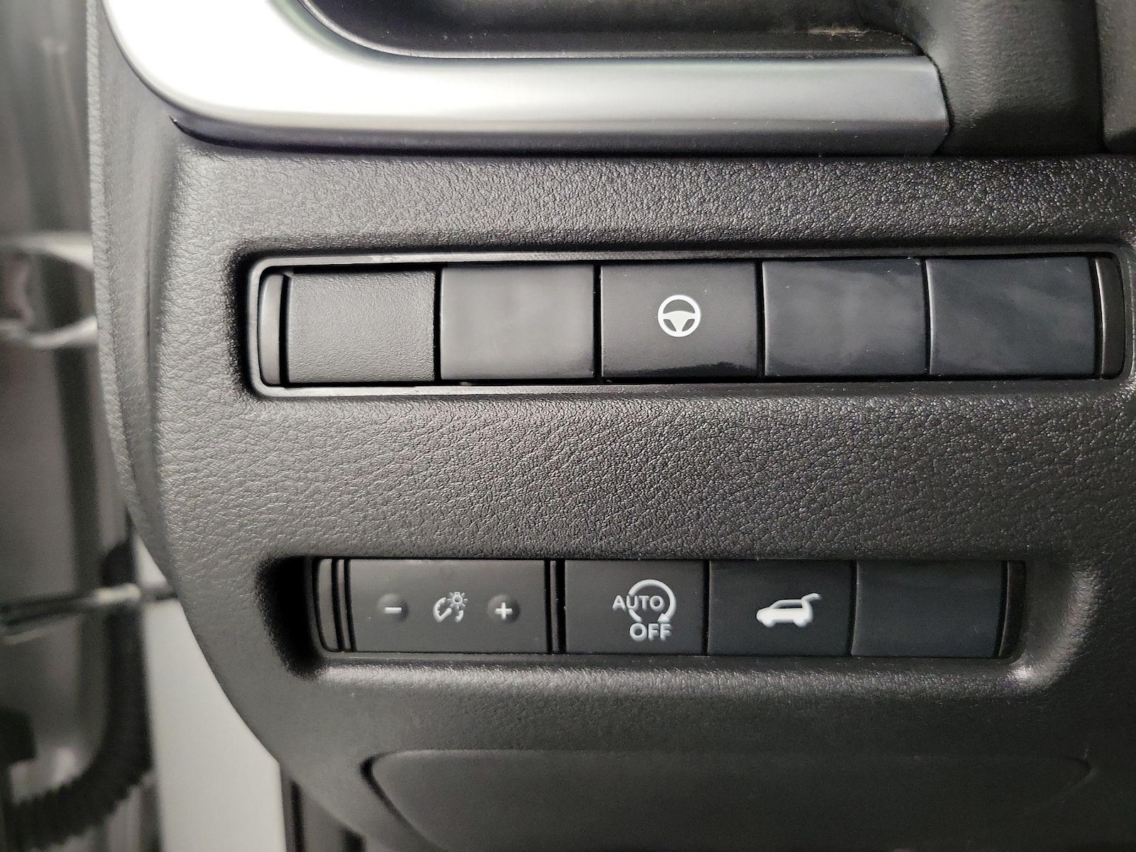 2025 Nissan Rogue SV - Photo 14