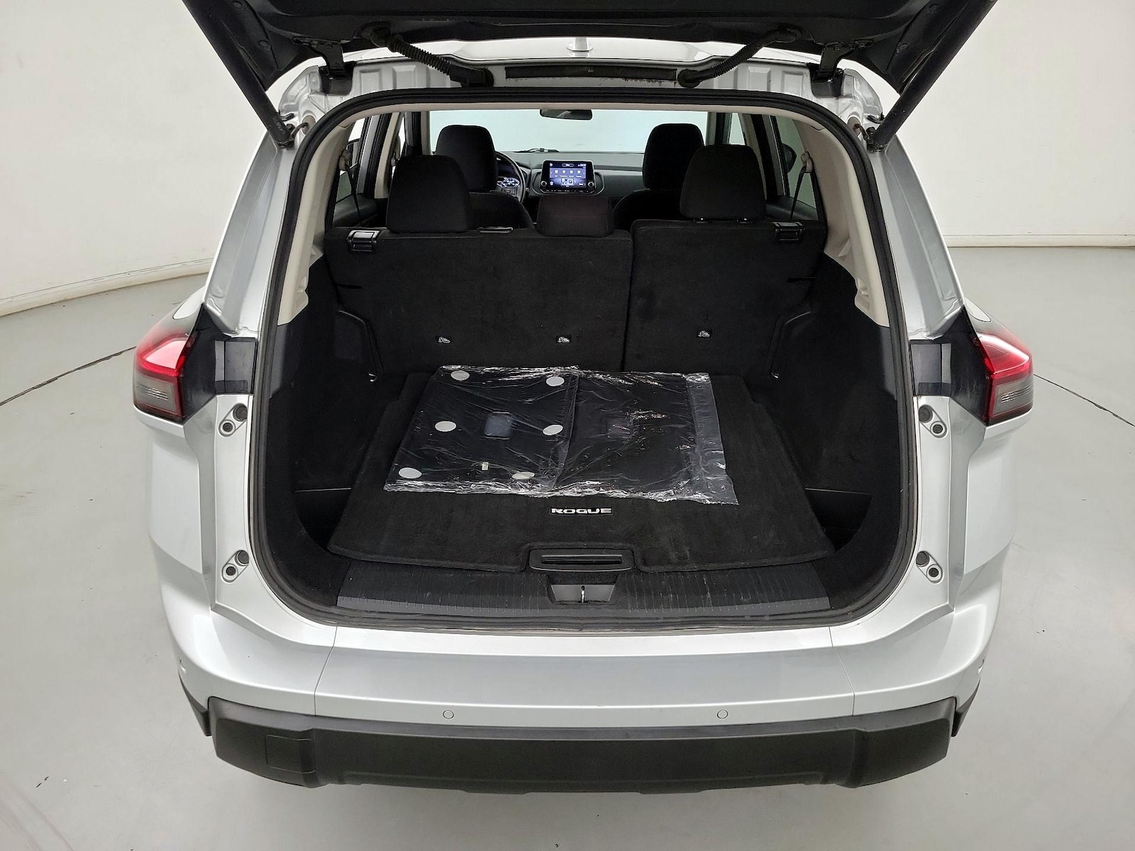 2025 Nissan Rogue SV - Photo 21