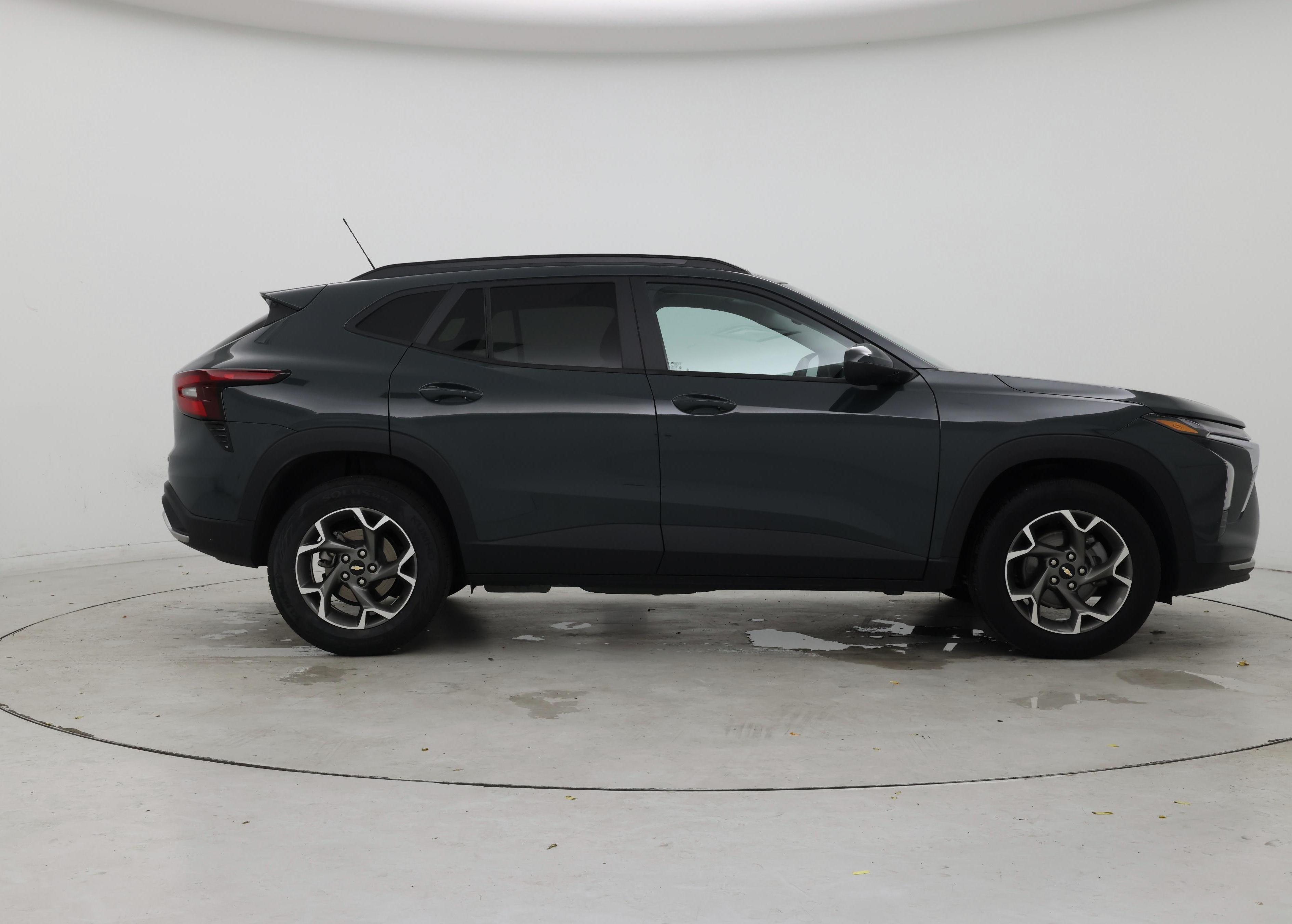 Thumbnail: 2025 Chevrolet Trax - 7