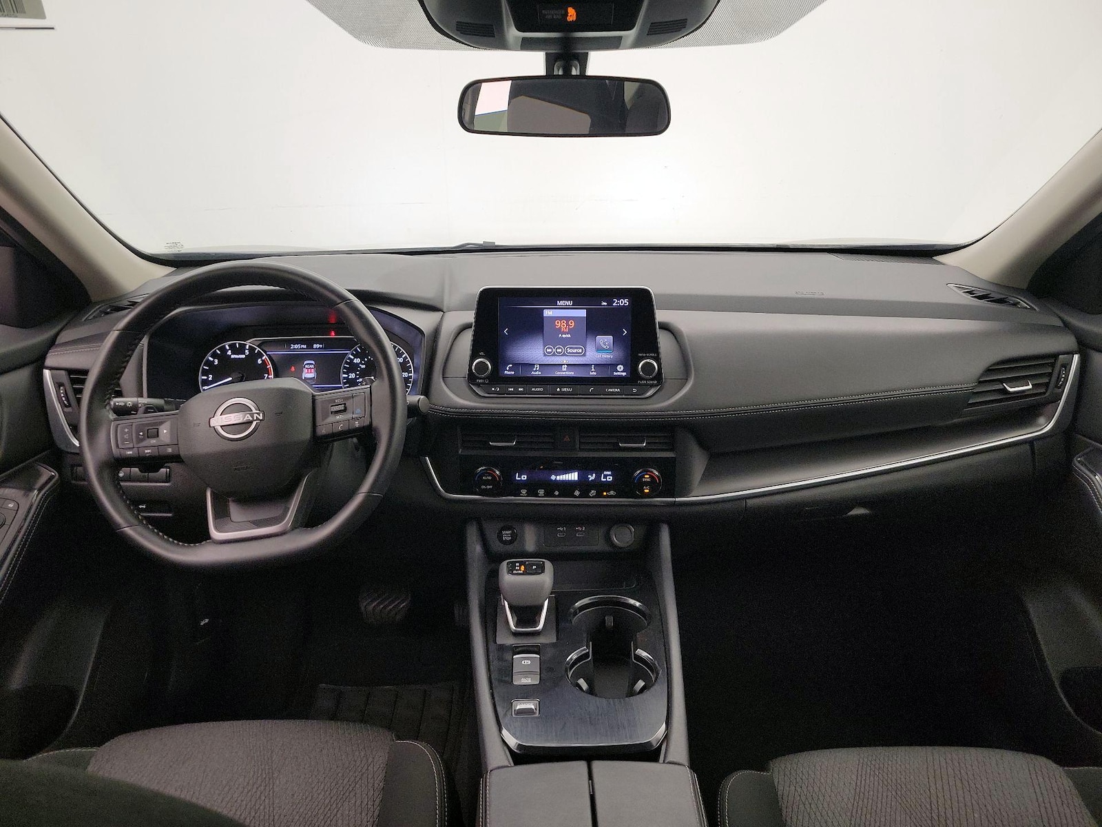 2025 Nissan Rogue SV - Photo 10
