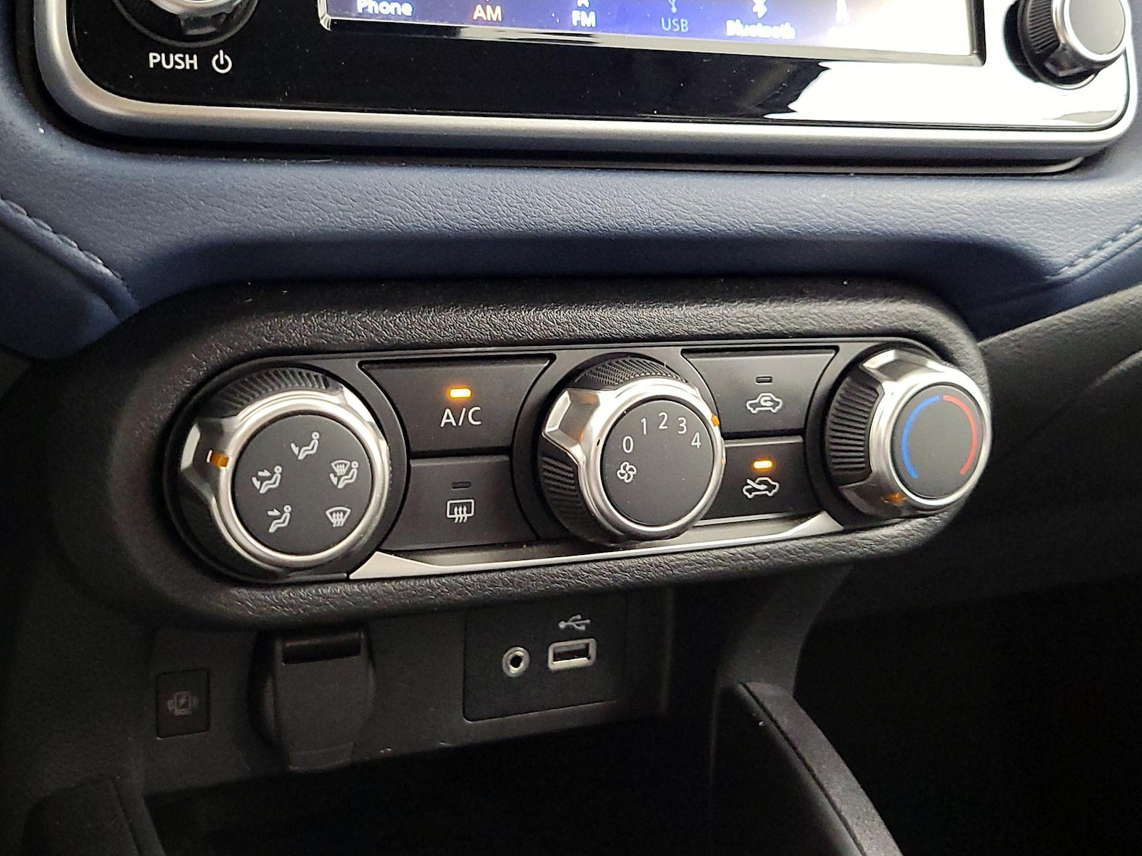 2025 Nissan Versa Sedan SV - Photo 16
