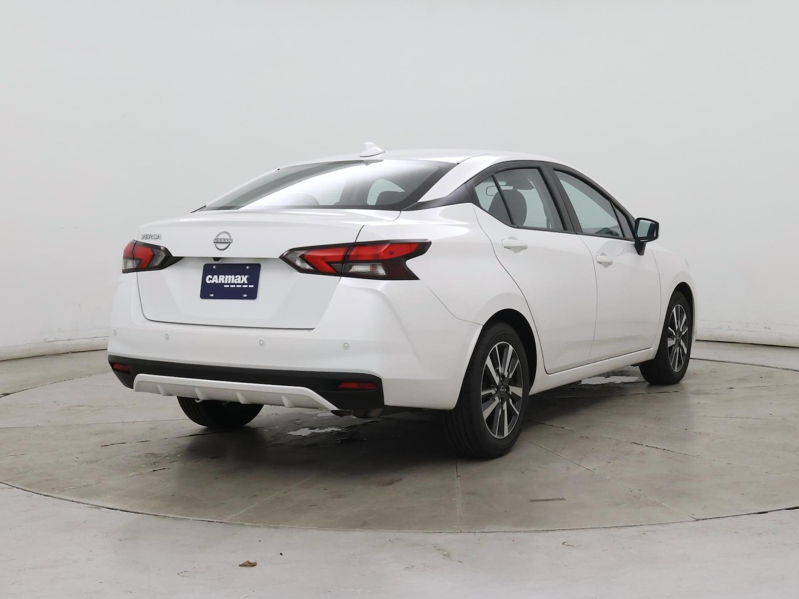 2025 Nissan Versa Sedan SV - Photo 9