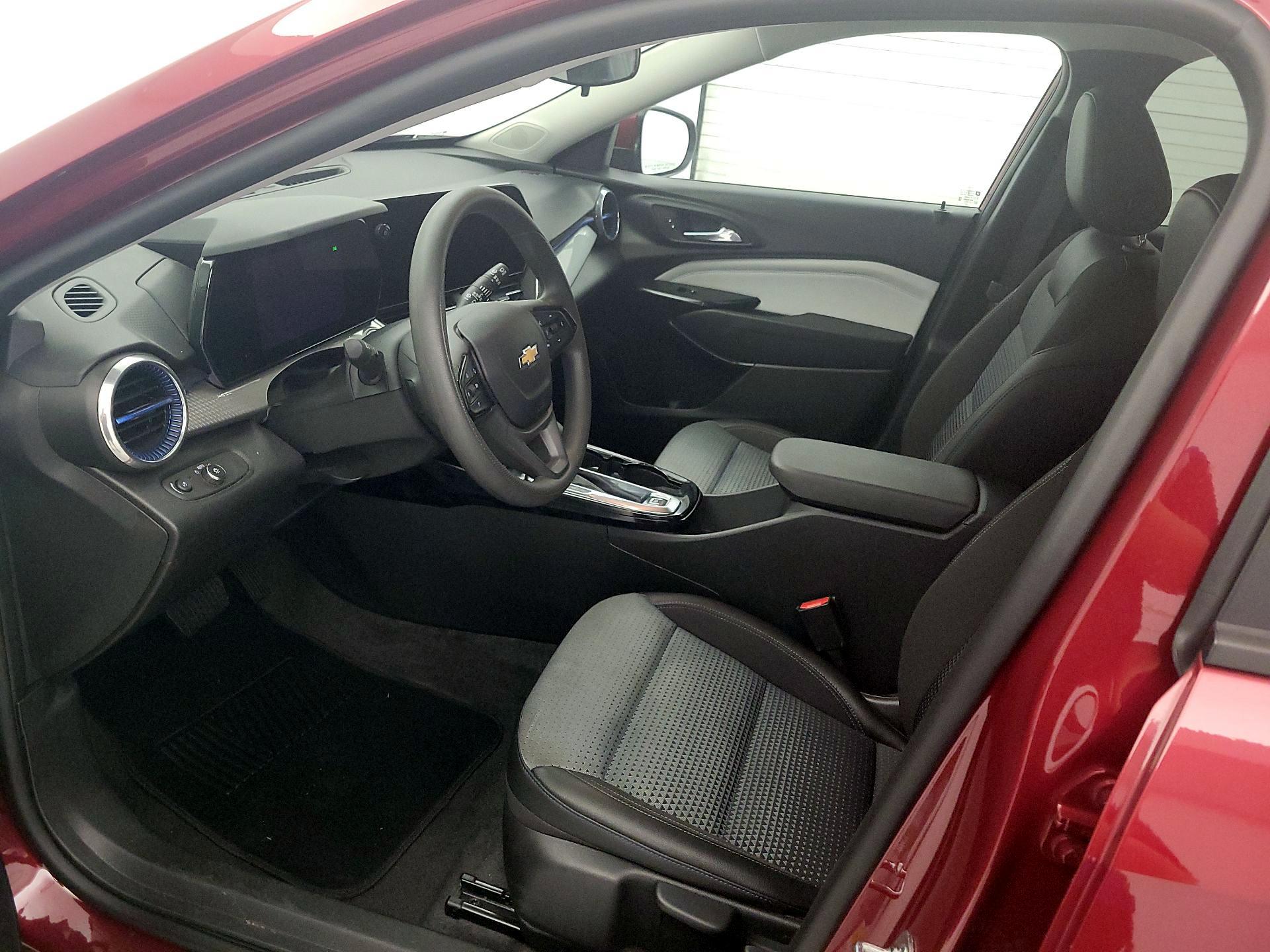 Thumbnail: 2025 Chevrolet Trax - 11