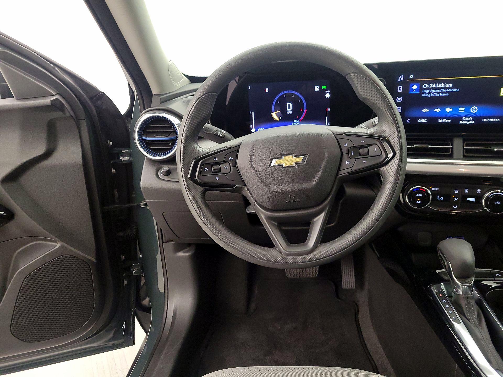 Thumbnail: 2025 Chevrolet Trax - 10