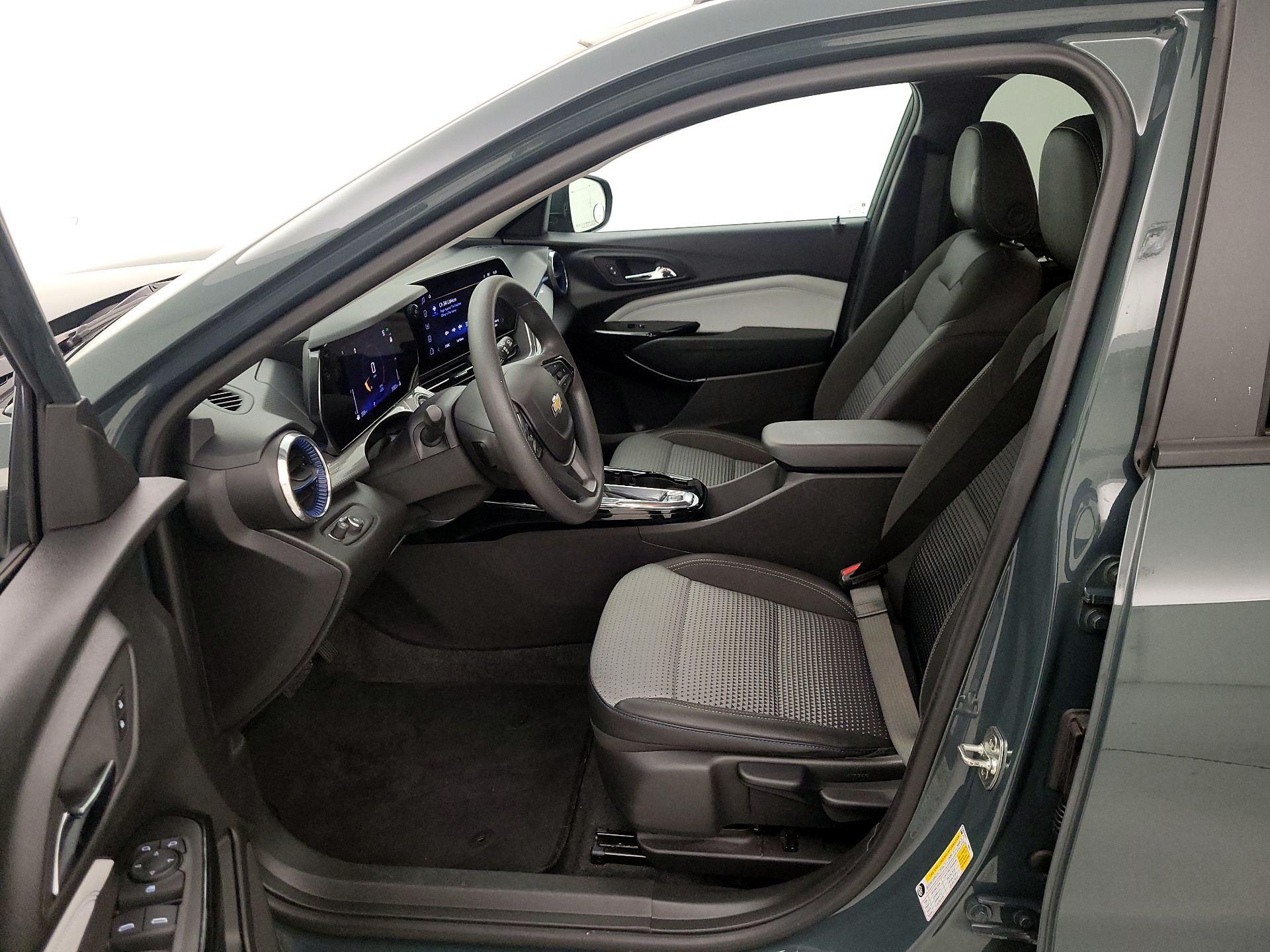 Thumbnail: 2025 Chevrolet Trax - 11