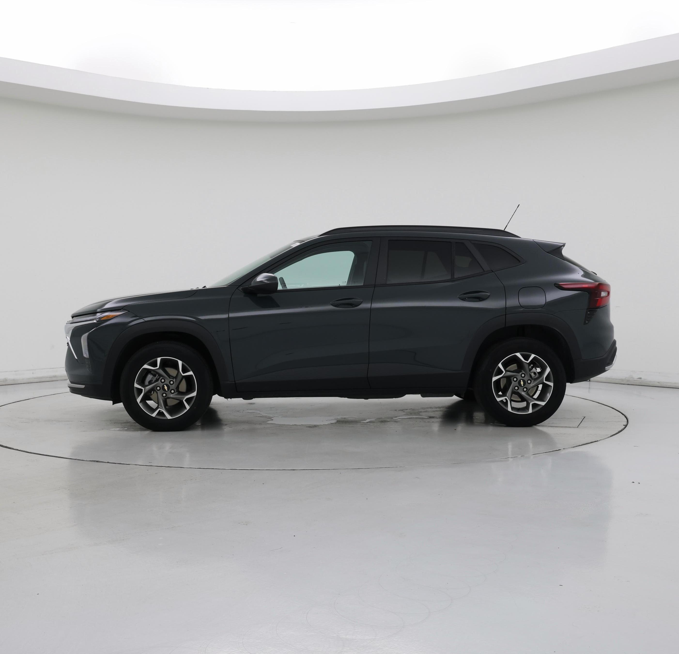 Thumbnail: 2025 Chevrolet Trax - 3
