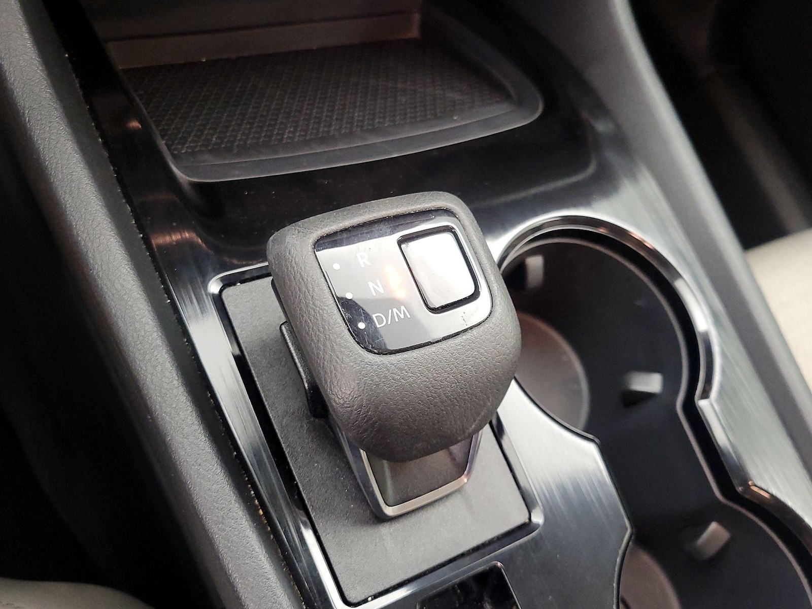 2025 Nissan Rogue SV - Photo 18