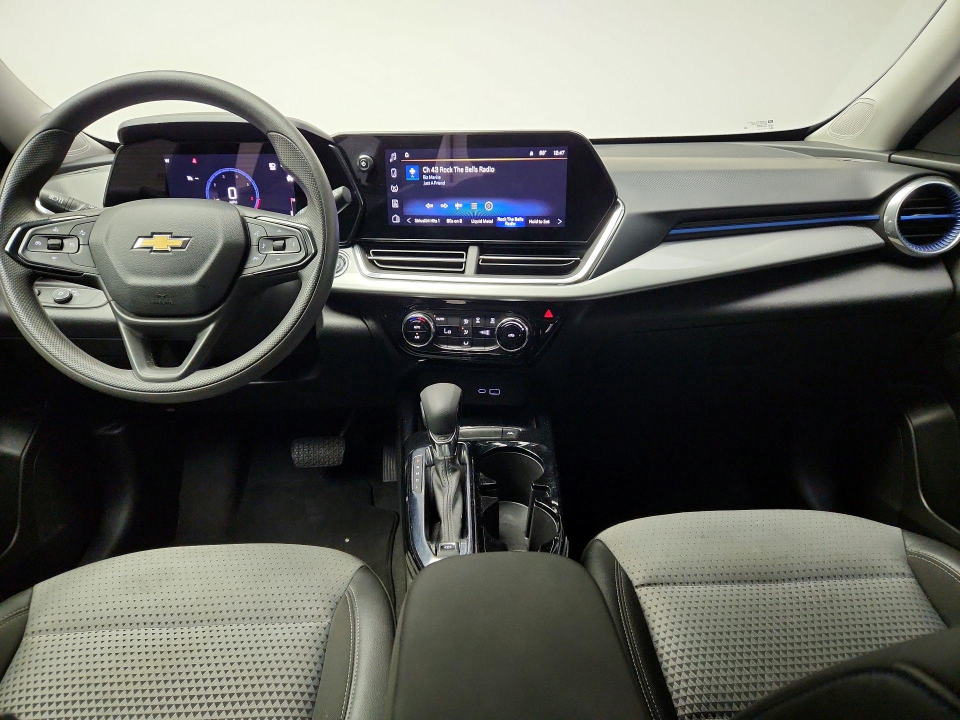 Thumbnail: 2025 Chevrolet Trax - 8