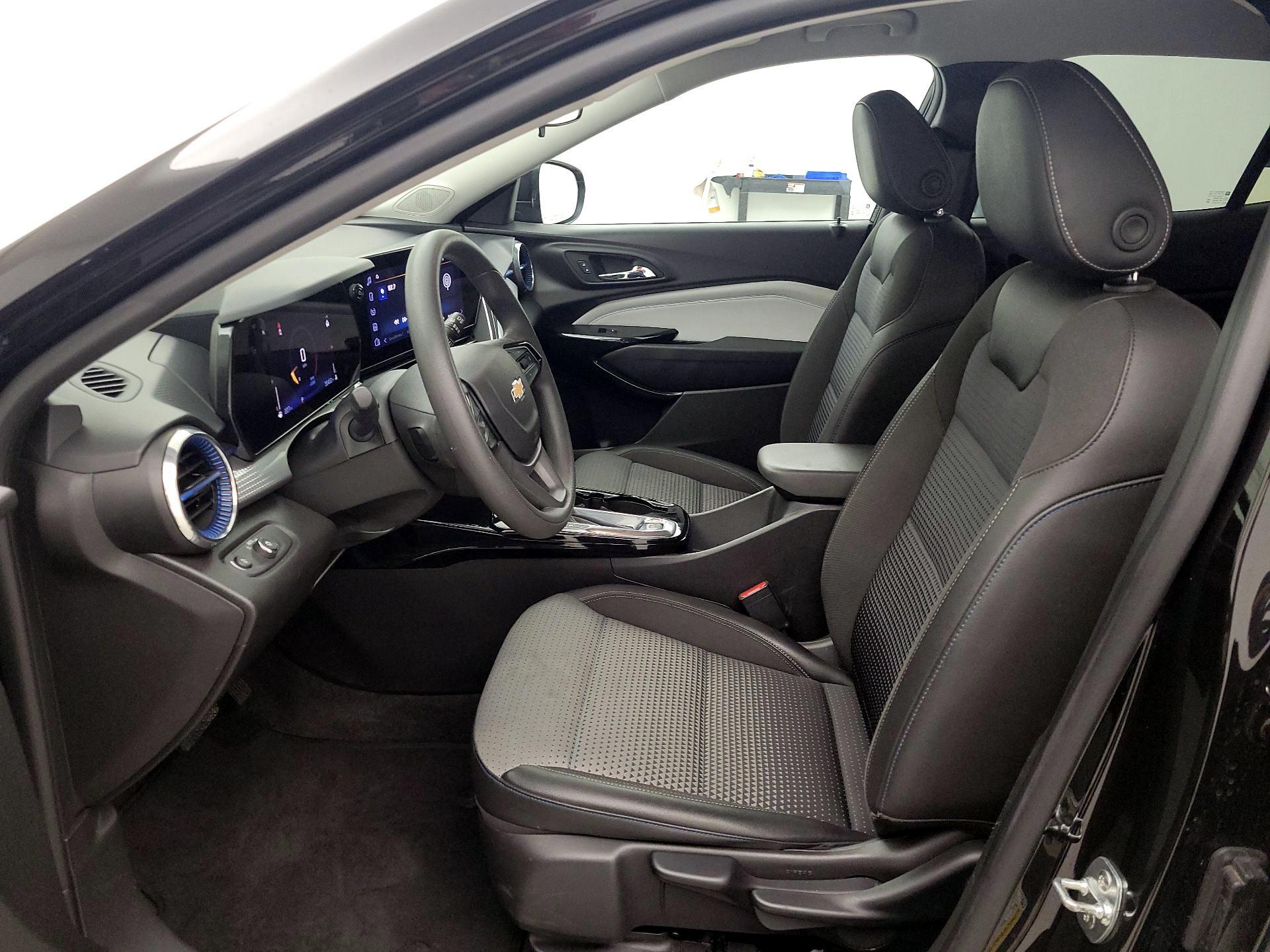 Thumbnail: 2025 Chevrolet Trax - 11