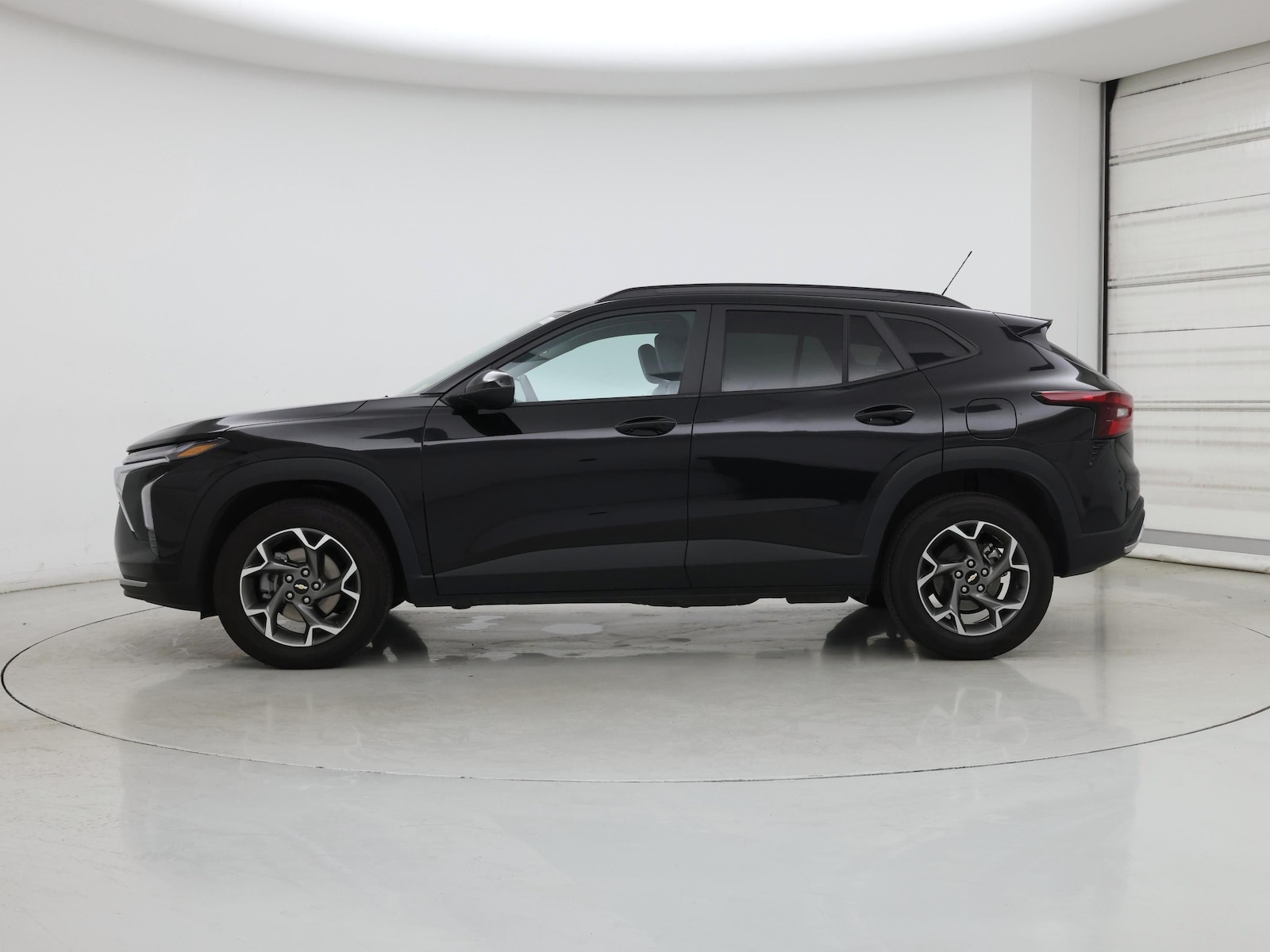 2025 Chevrolet Trax LT - Photo 4