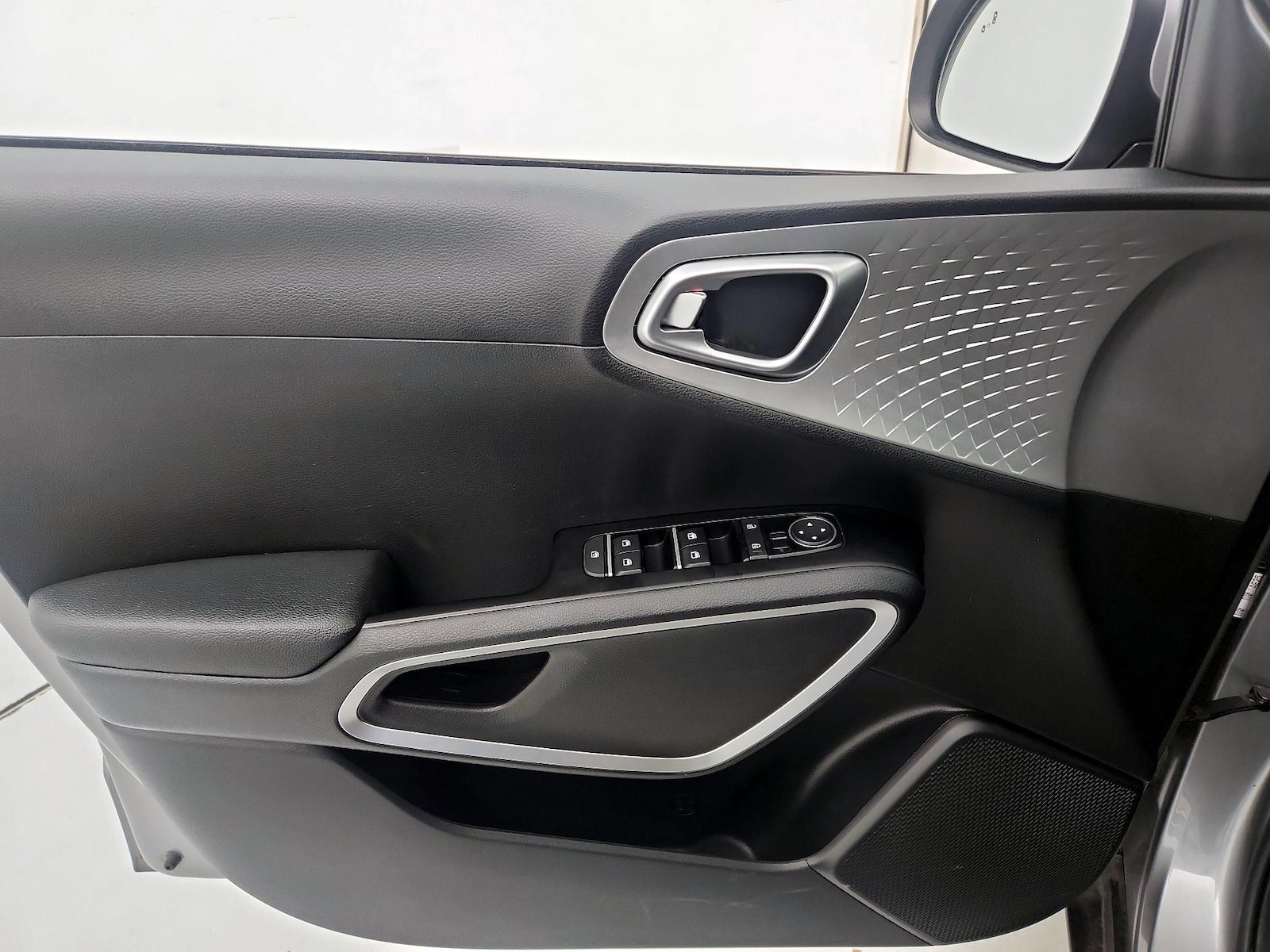 2025 Kia Soul LX - Photo 13