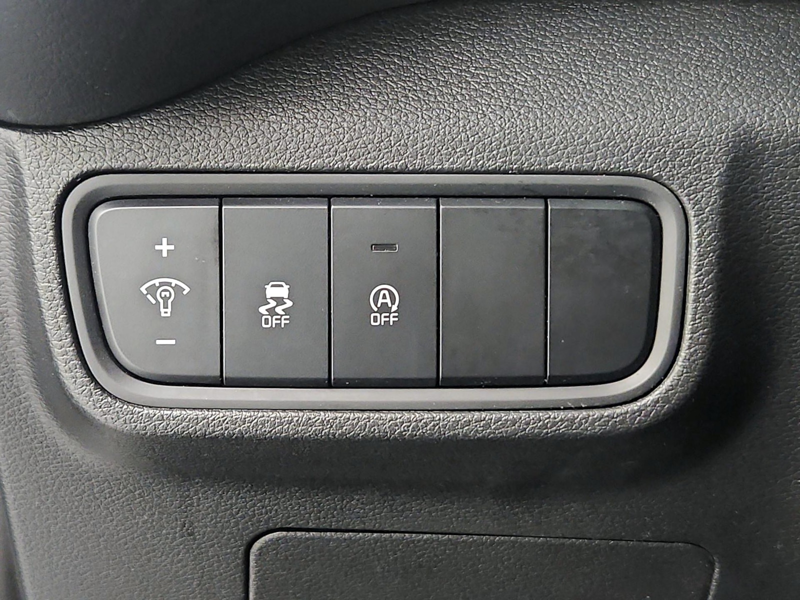 2025 Kia Soul LX - Photo 14
