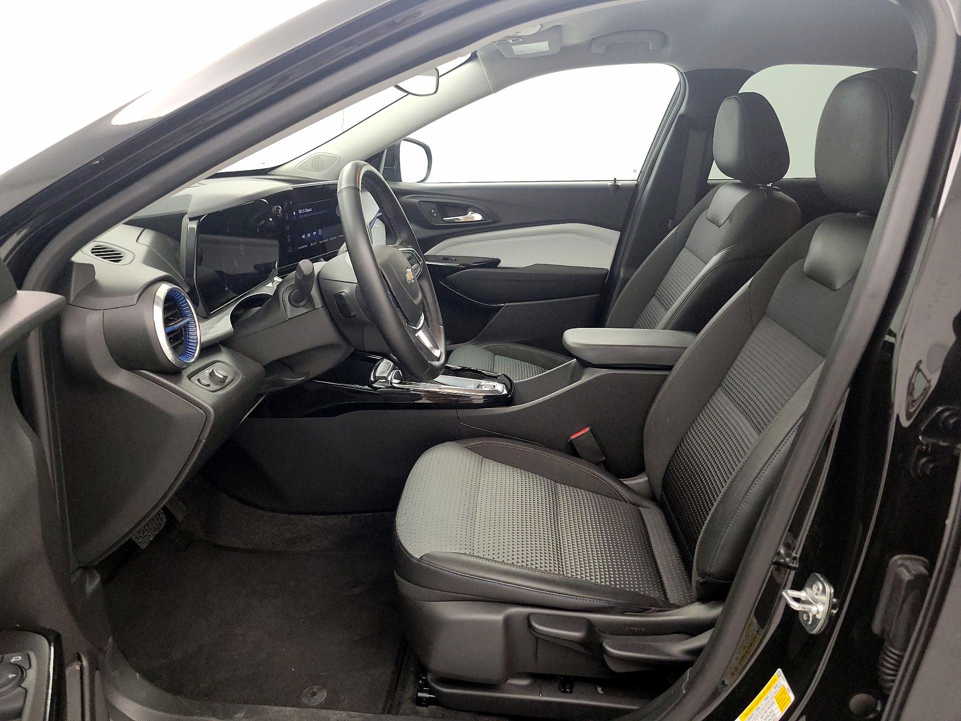 Thumbnail: 2025 Chevrolet Trax - 11