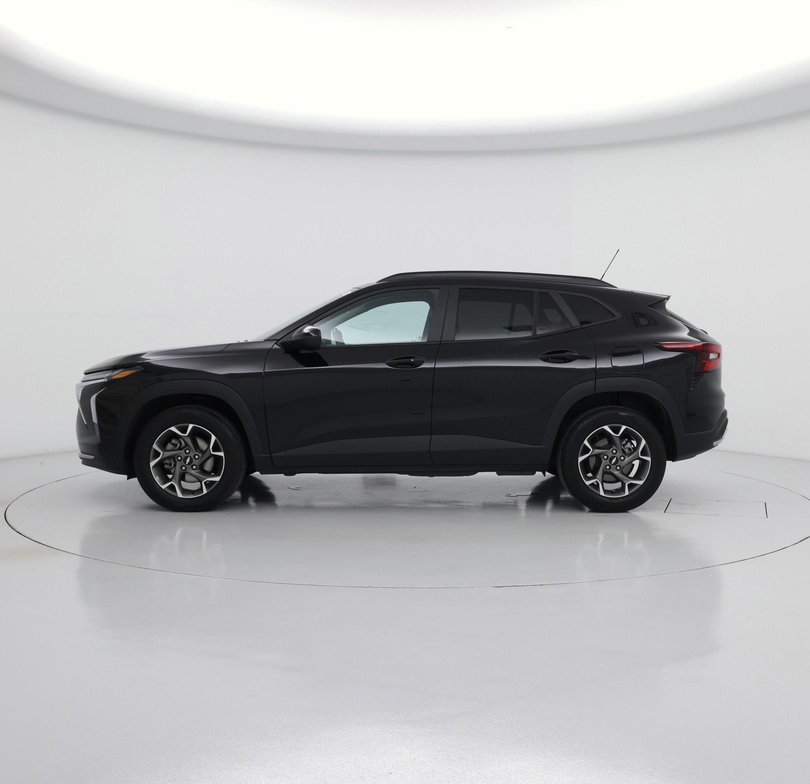 Thumbnail: 2025 Chevrolet Trax - 3