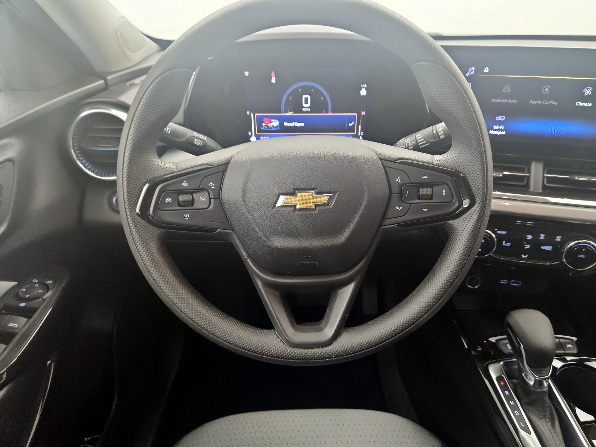 Thumbnail: 2025 Chevrolet Trax - 10