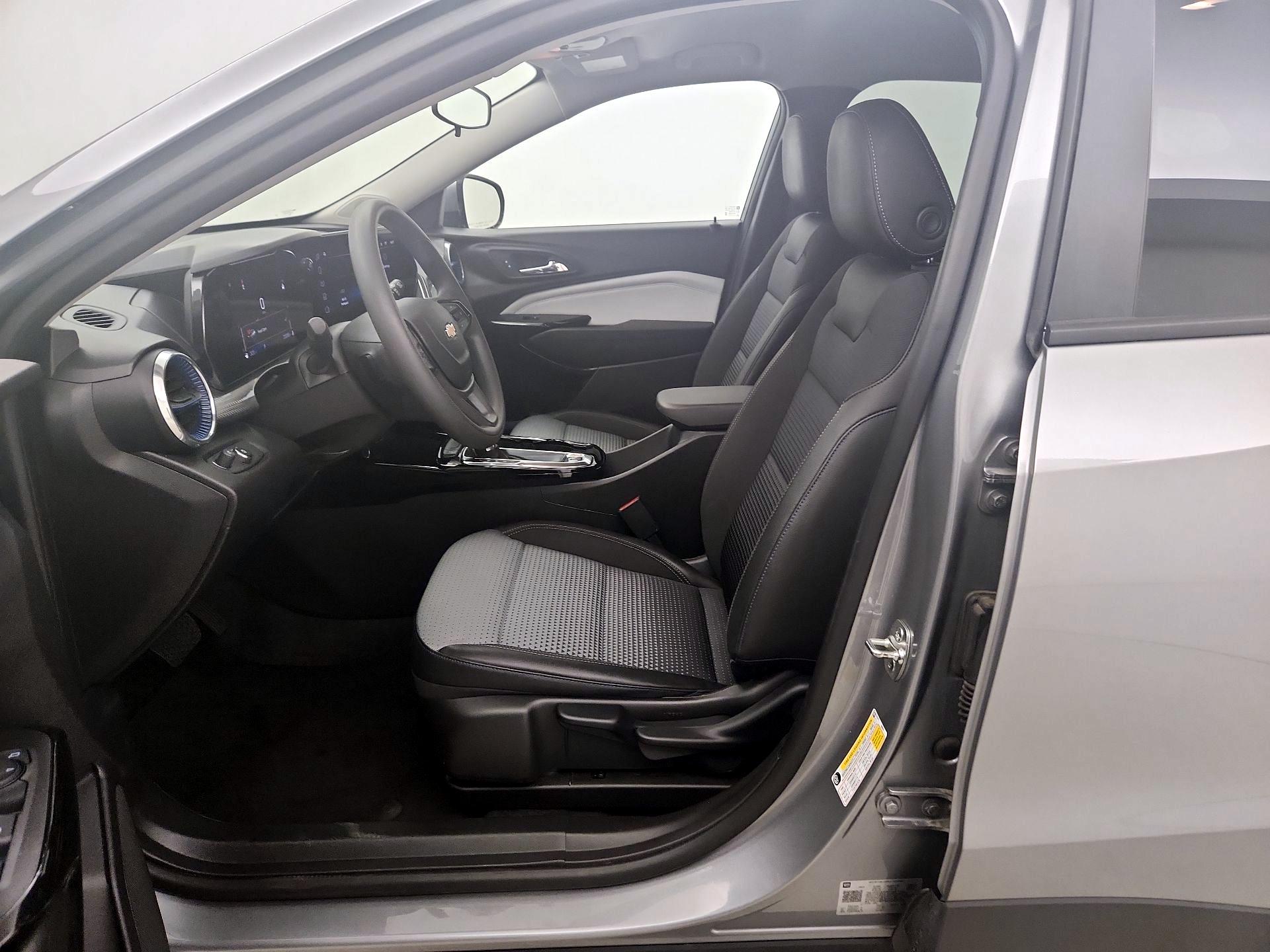Thumbnail: 2025 Chevrolet Trax - 11