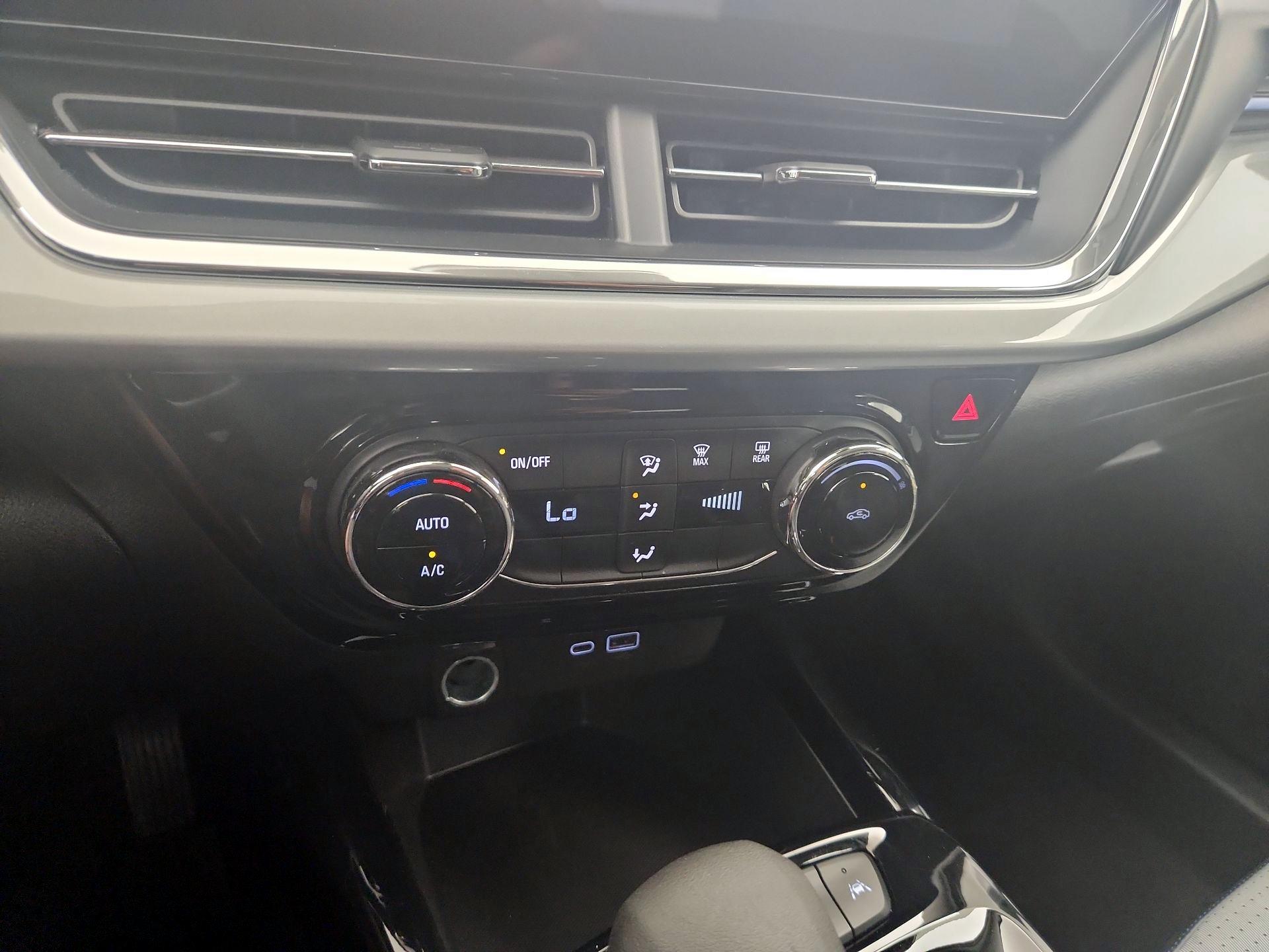 Thumbnail: 2025 Chevrolet Trax - 15
