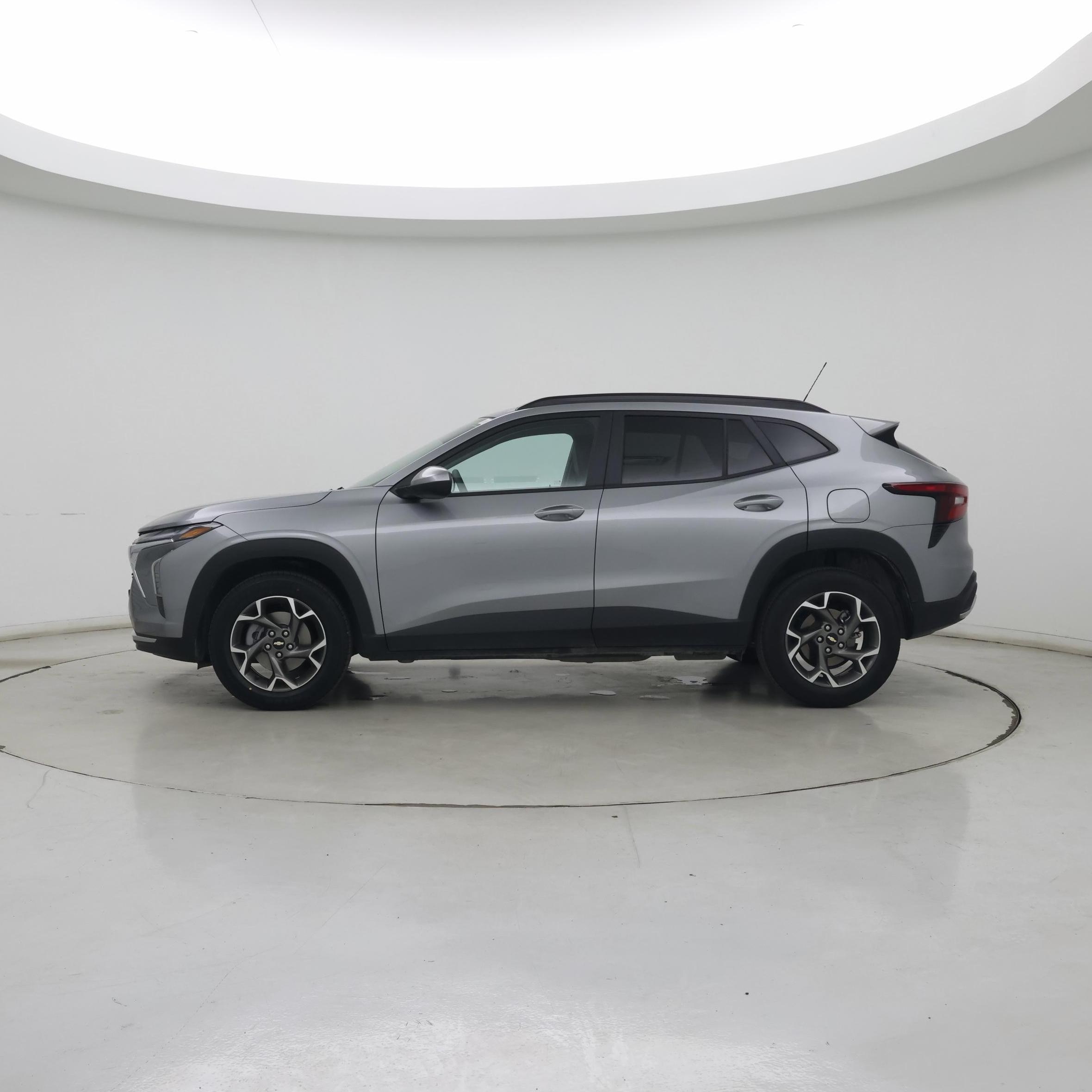 Thumbnail: 2025 Chevrolet Trax - 3
