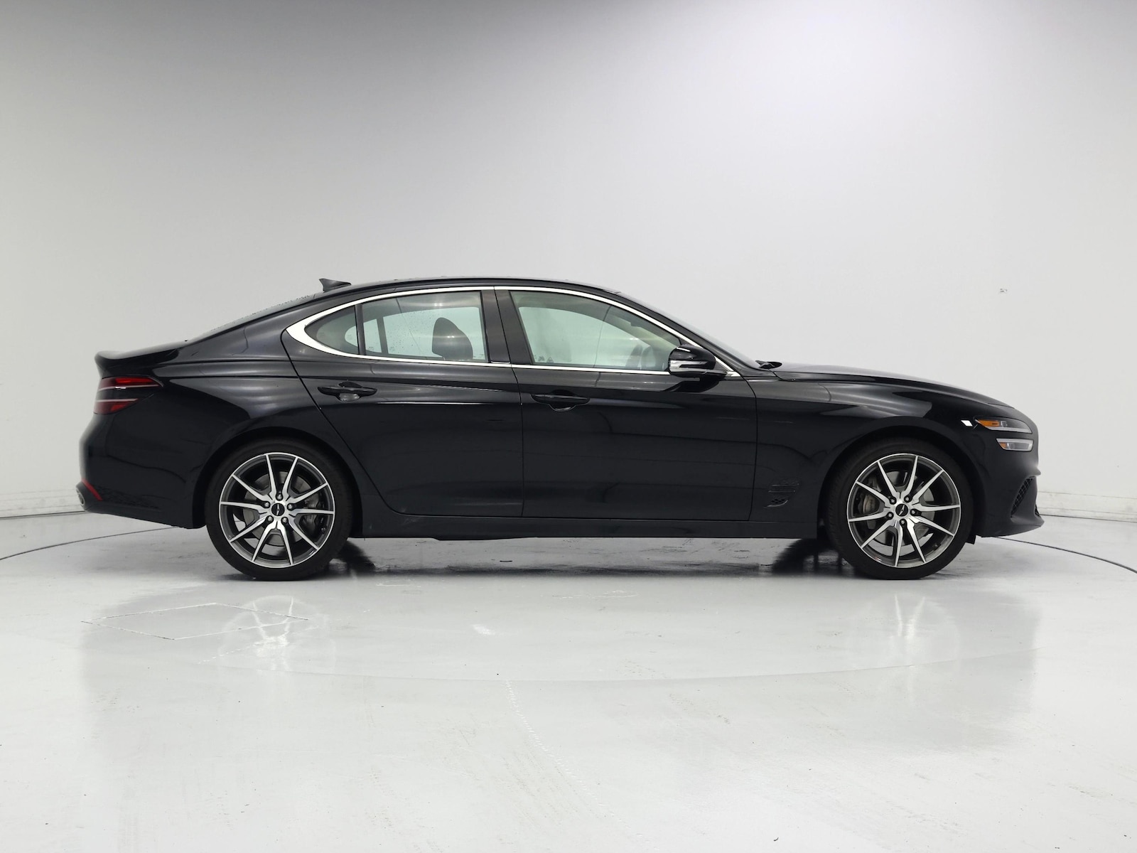 2026 GENESIS G70 Standard - Photo 8