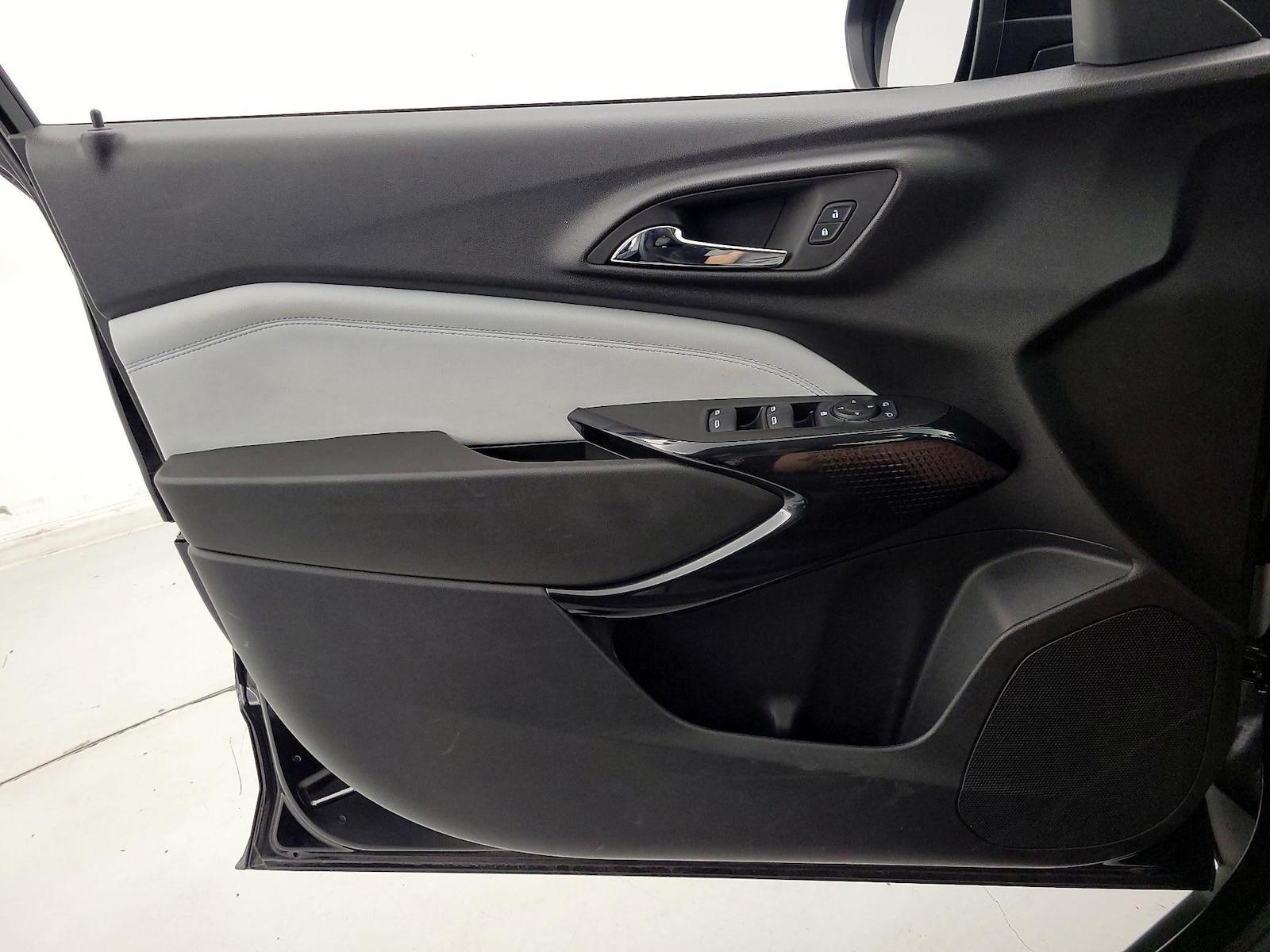 2025 Chevrolet Trax LT - Photo 13