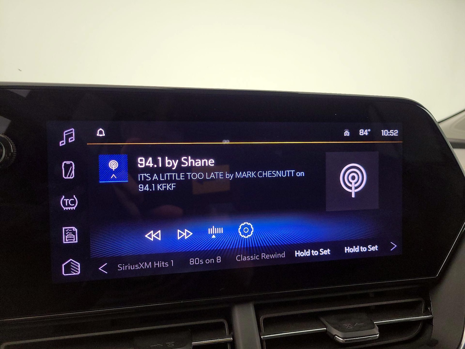 2025 Chevrolet Trax LT - Photo 16