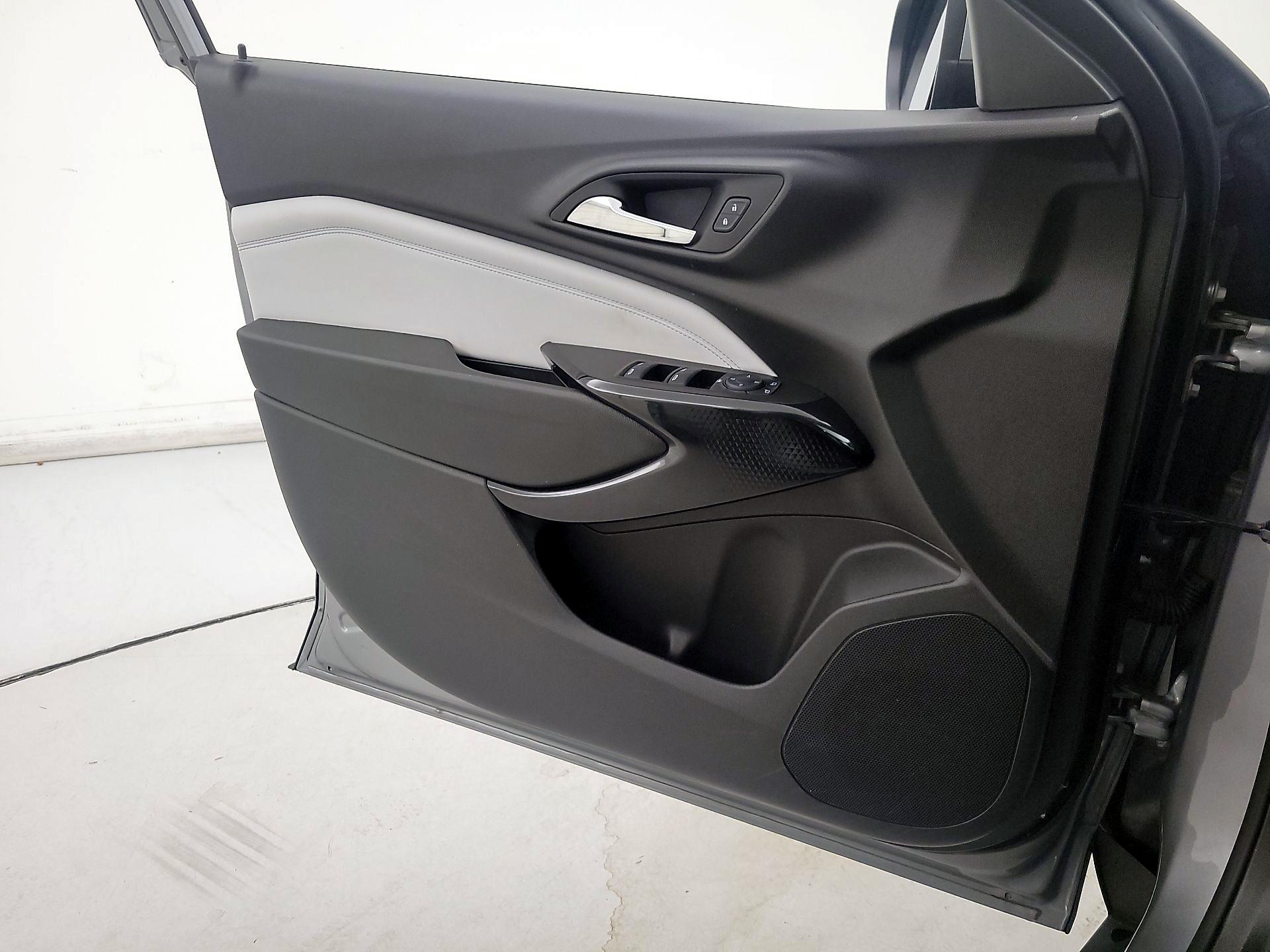 Thumbnail: 2025 Chevrolet Trax - 12