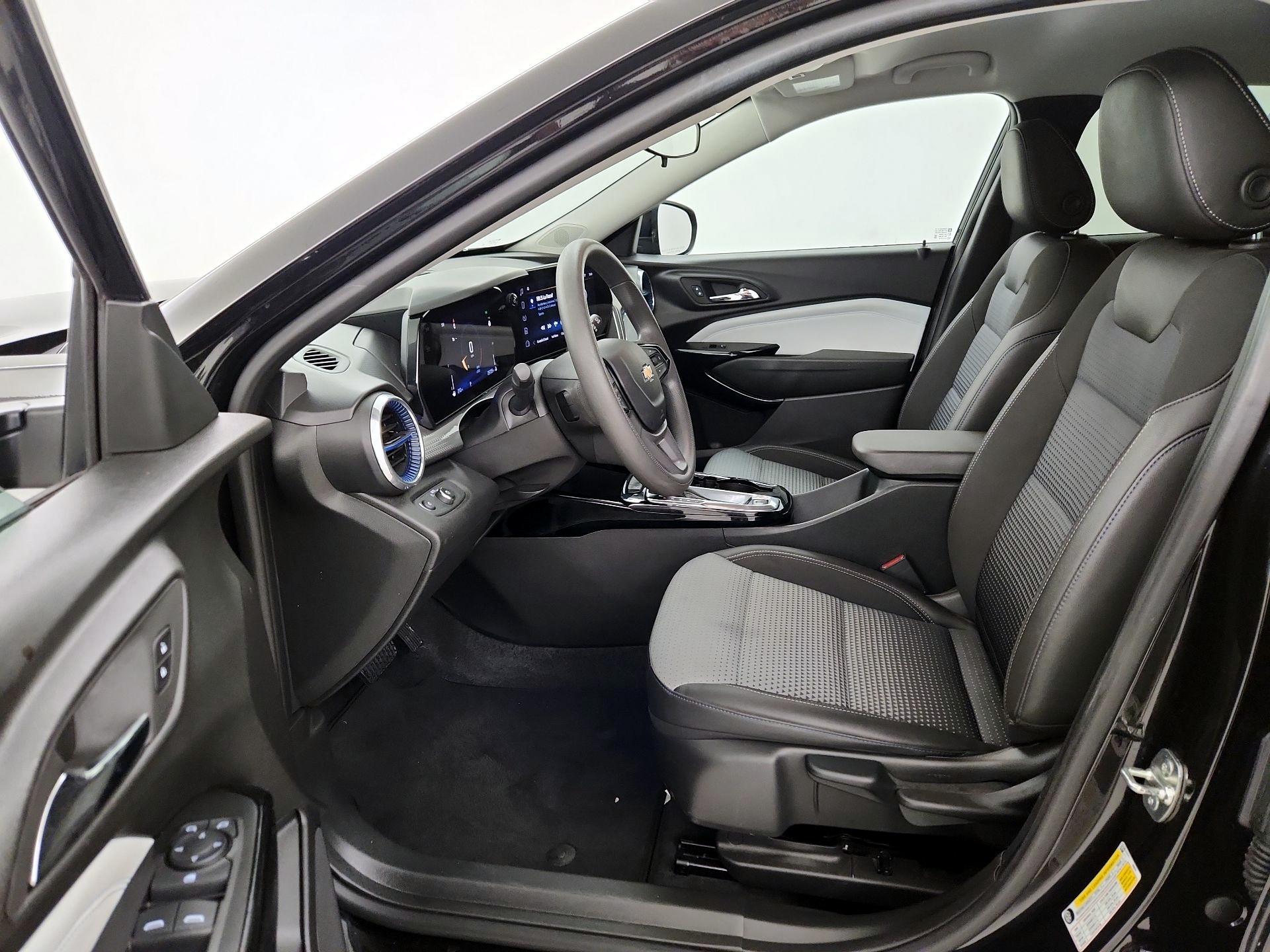 Thumbnail: 2025 Chevrolet Trax - 11