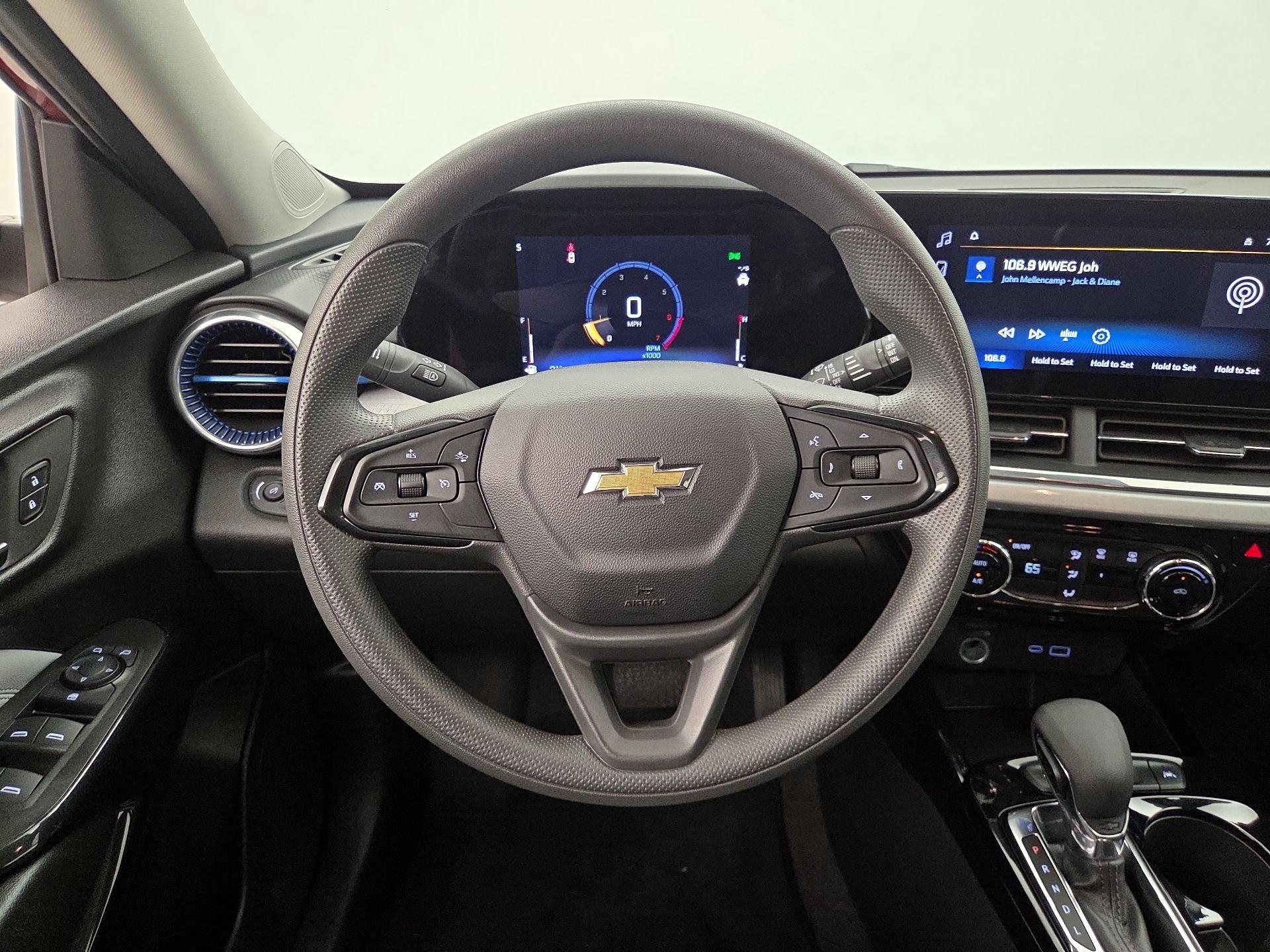 Thumbnail: 2025 Chevrolet Trax - 10